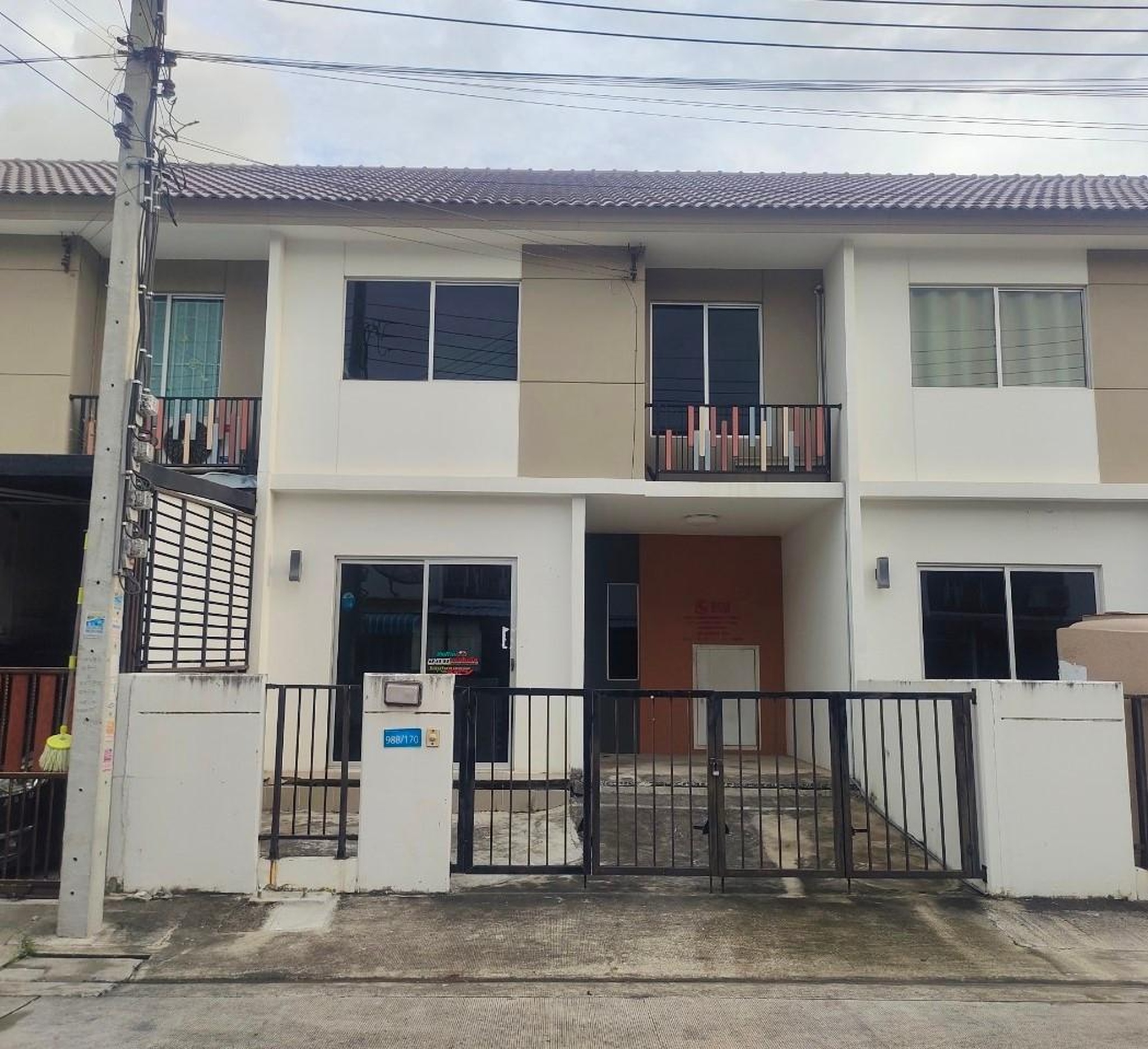 ทรัพย์สถาบันโดย GHB ทาวน์เฮาส์ บ้านพฤกษา 104 สุขุมวิท-แพรกษา (Baan Pruksa 104 Sukhumvit-Praksa)