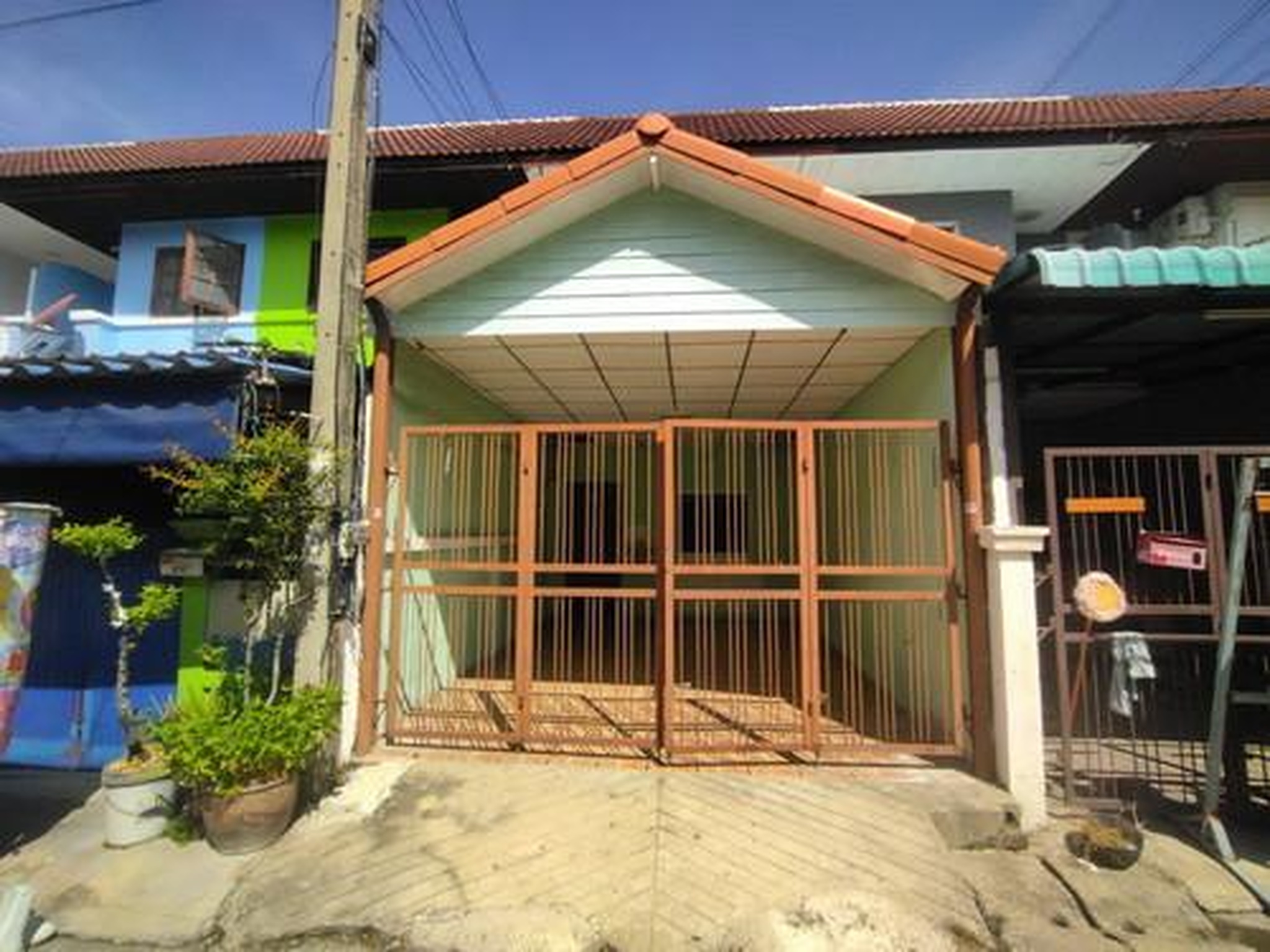 ทรัพย์สถาบันโดย GHB ทาวน์เฮาส์ ฉัตรไพลิน ลาดหลุมแก้ว (Chatrapailin Latlumkaew)