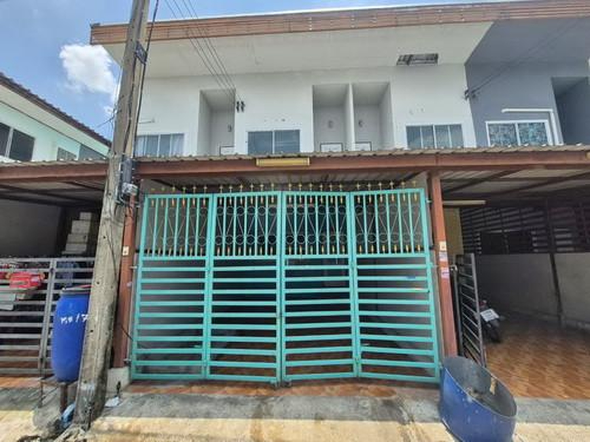 ทรัพย์สถาบันโดย GHB ทาวน์เฮาส์ ฉัตรไพลิน ลาดหลุมแก้ว (Chatrapailin Latlumkaew)