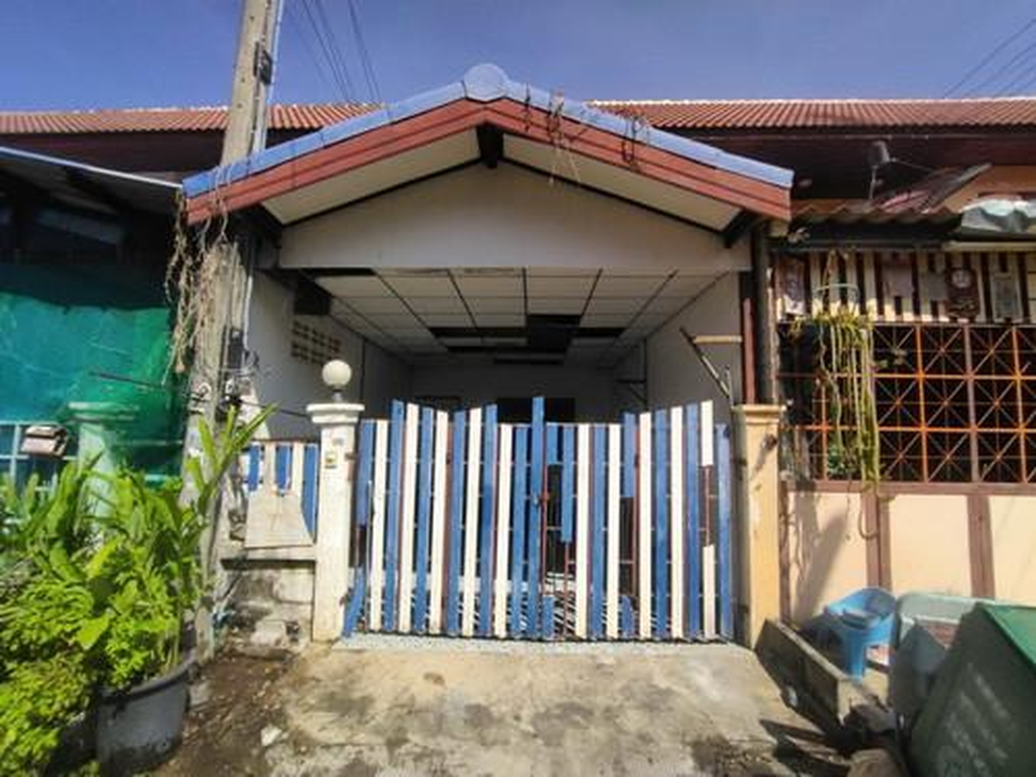 ทรัพย์สถาบันโดย GHB ทาวน์เฮาส์ ฉัตรไพลิน ลาดหลุมแก้ว (Chatrapailin Latlumkaew)