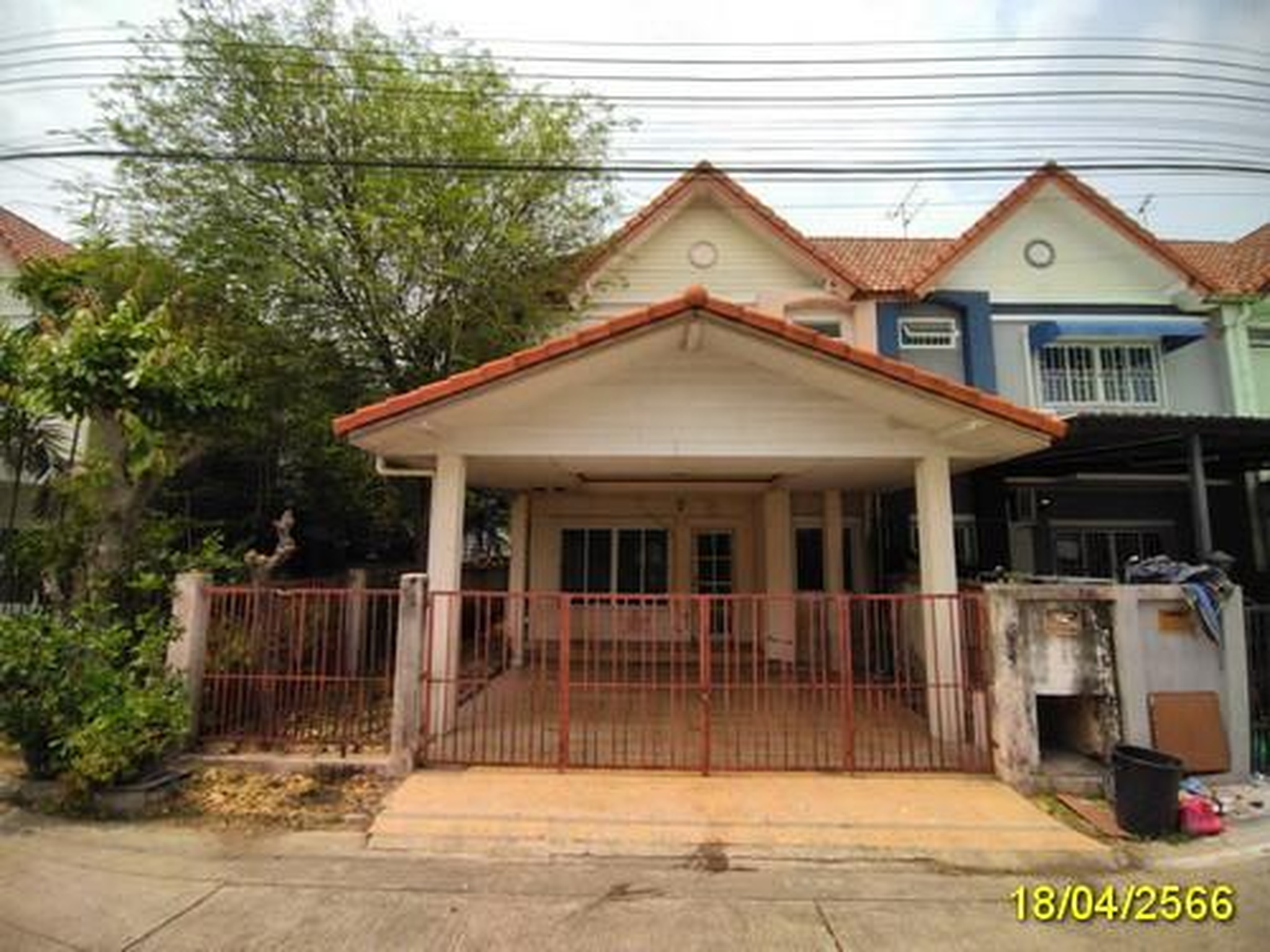 ทรัพย์สถาบันโดย GHB ทาวน์เฮาส์  สามโคก ปทุมธานี