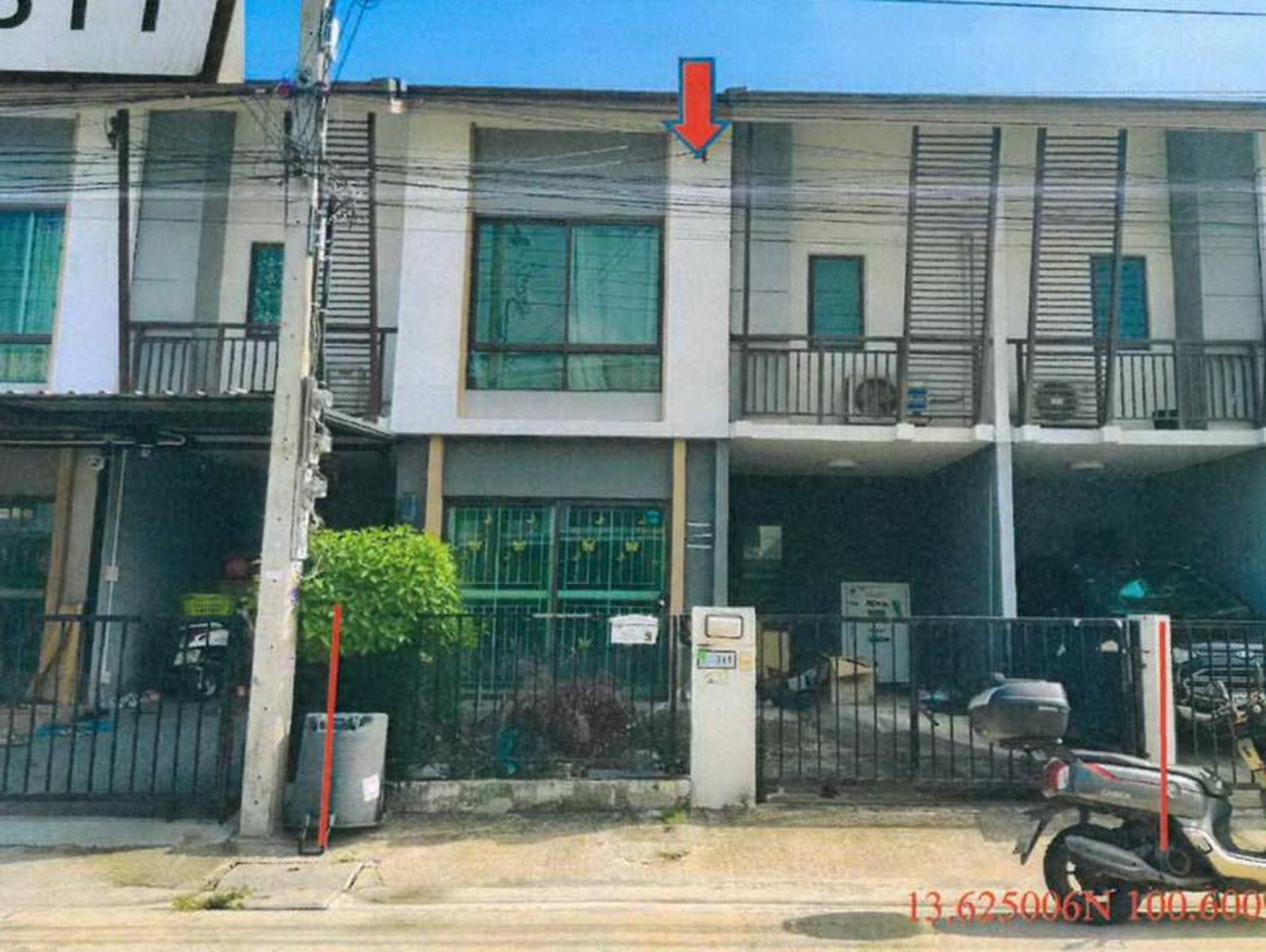 ทรัพย์สถาบันโดย GHB ทาวน์เฮาส์  บางพลี สมุทรปราการ