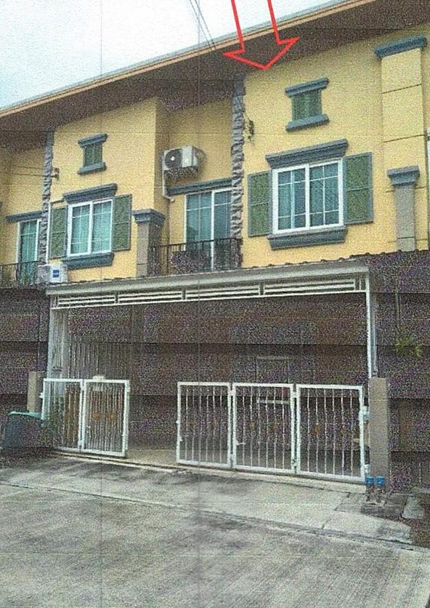 ทรัพย์สถาบันโดย GHB ทาวน์เฮาส์ใกล้ ARL บ้านทับช้าง โกลเด้น ทาวน์ อ่อนนุช-พัฒนาการ (Golden Town Onnut-Pattanakarn)
