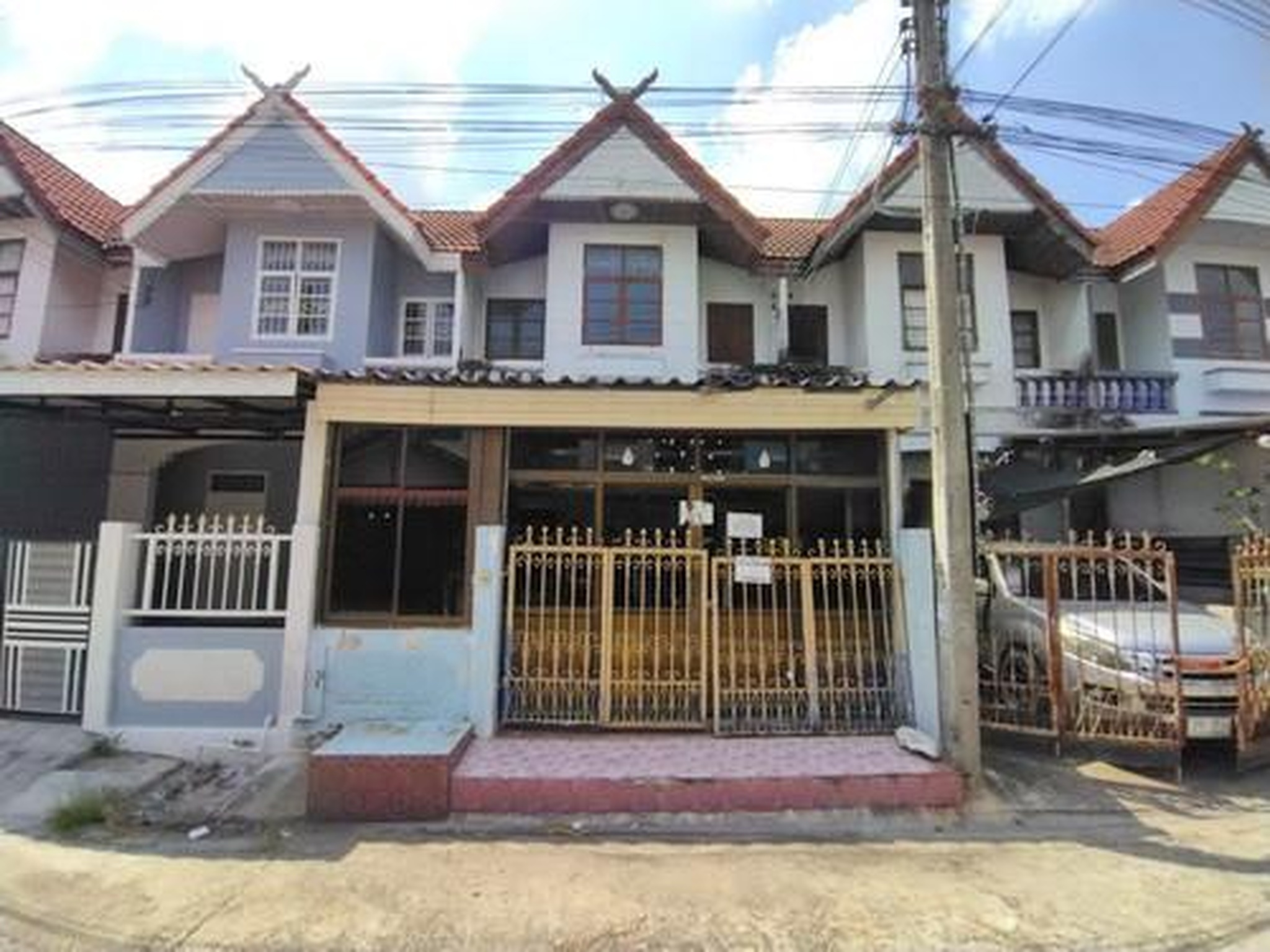 ทรัพย์สถาบันโดย GHB ทาวน์เฮาส์  ลาดหลุมแก้ว ปทุมธานี