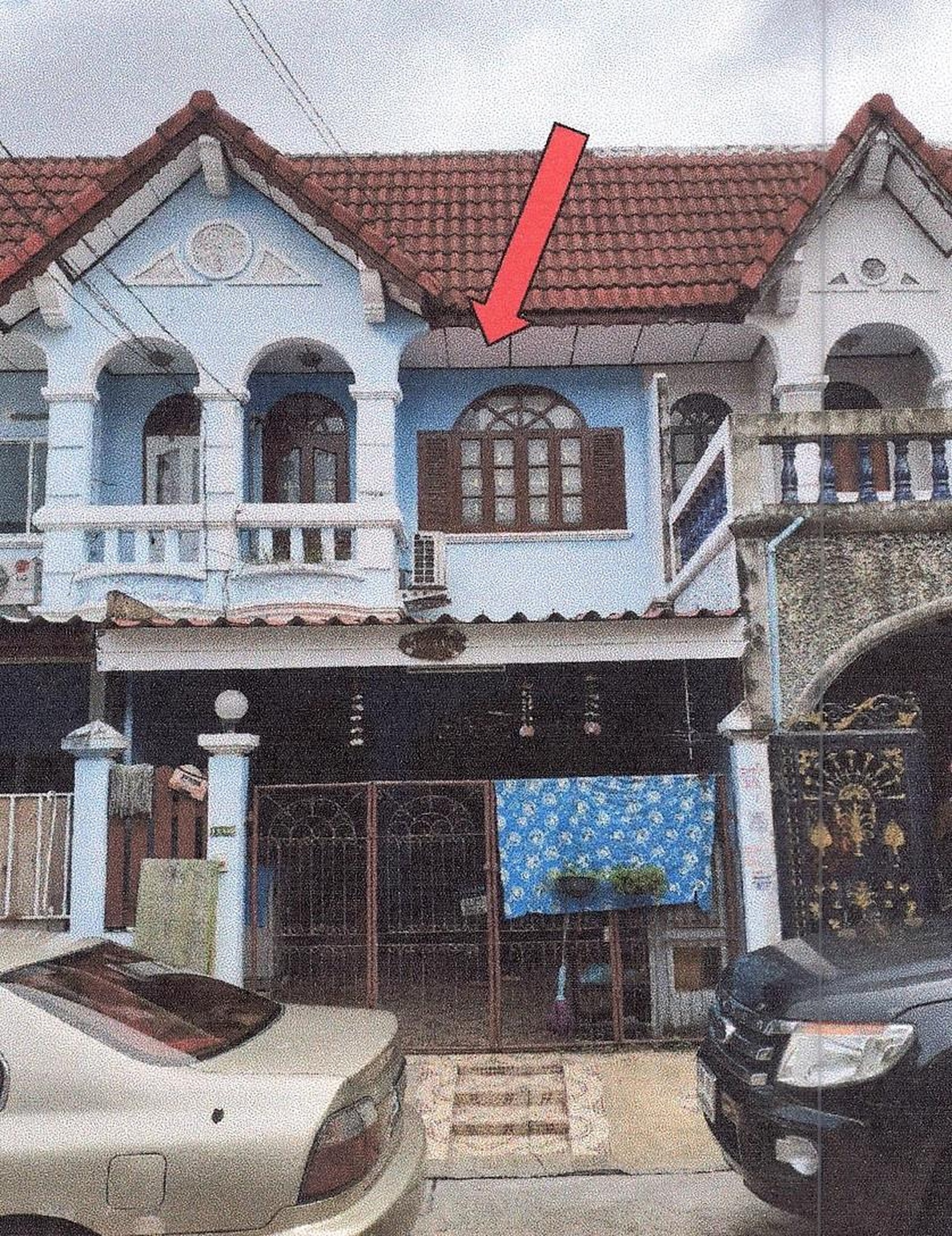 ทรัพย์สถาบันโดย GHB ทาวน์เฮาส์ คลองสามวา กรุงเทพมหานคร