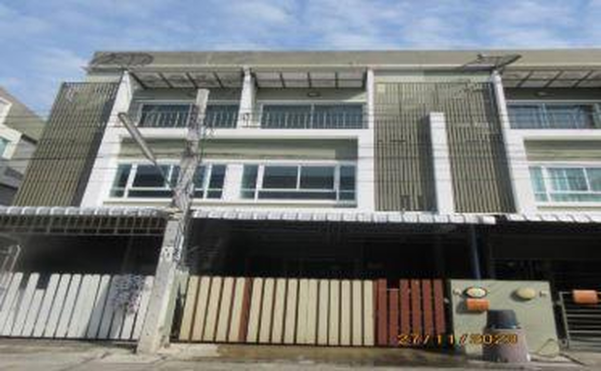 ทรัพย์สถาบันโดย GHB ทาวน์เฮาส์  สะพานสูง กรุงเทพมหานคร