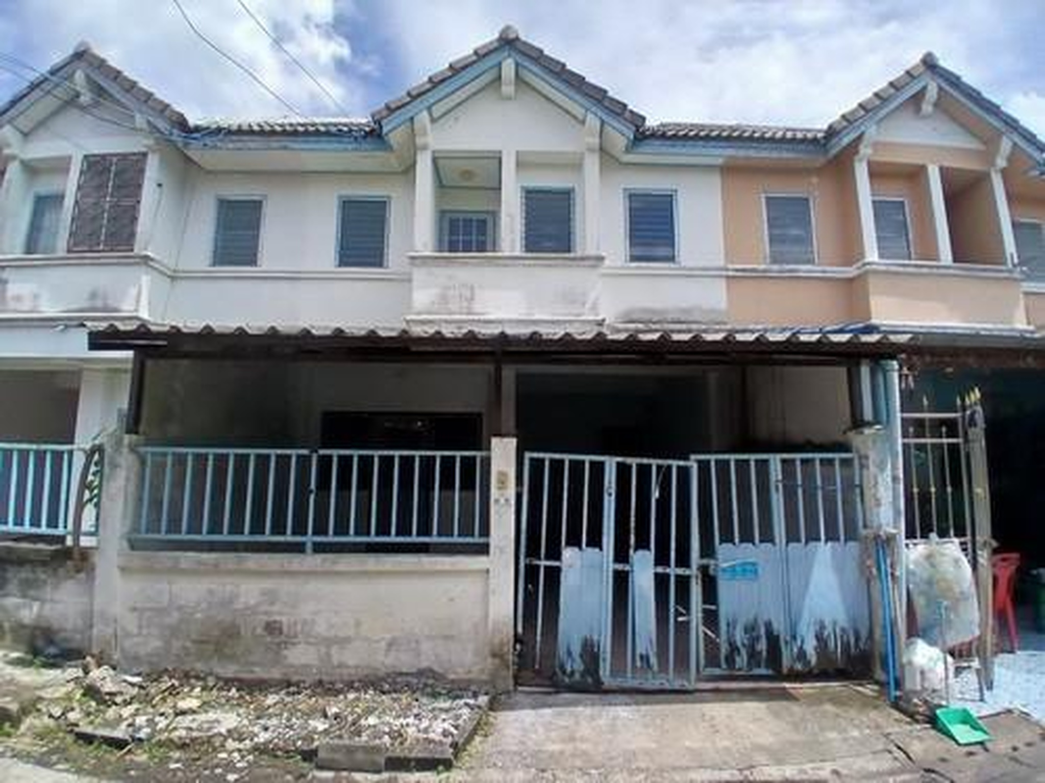 ทรัพย์สถาบันโดย GHB ทาวน์เฮาส์  ธัญบุรี ปทุมธานี