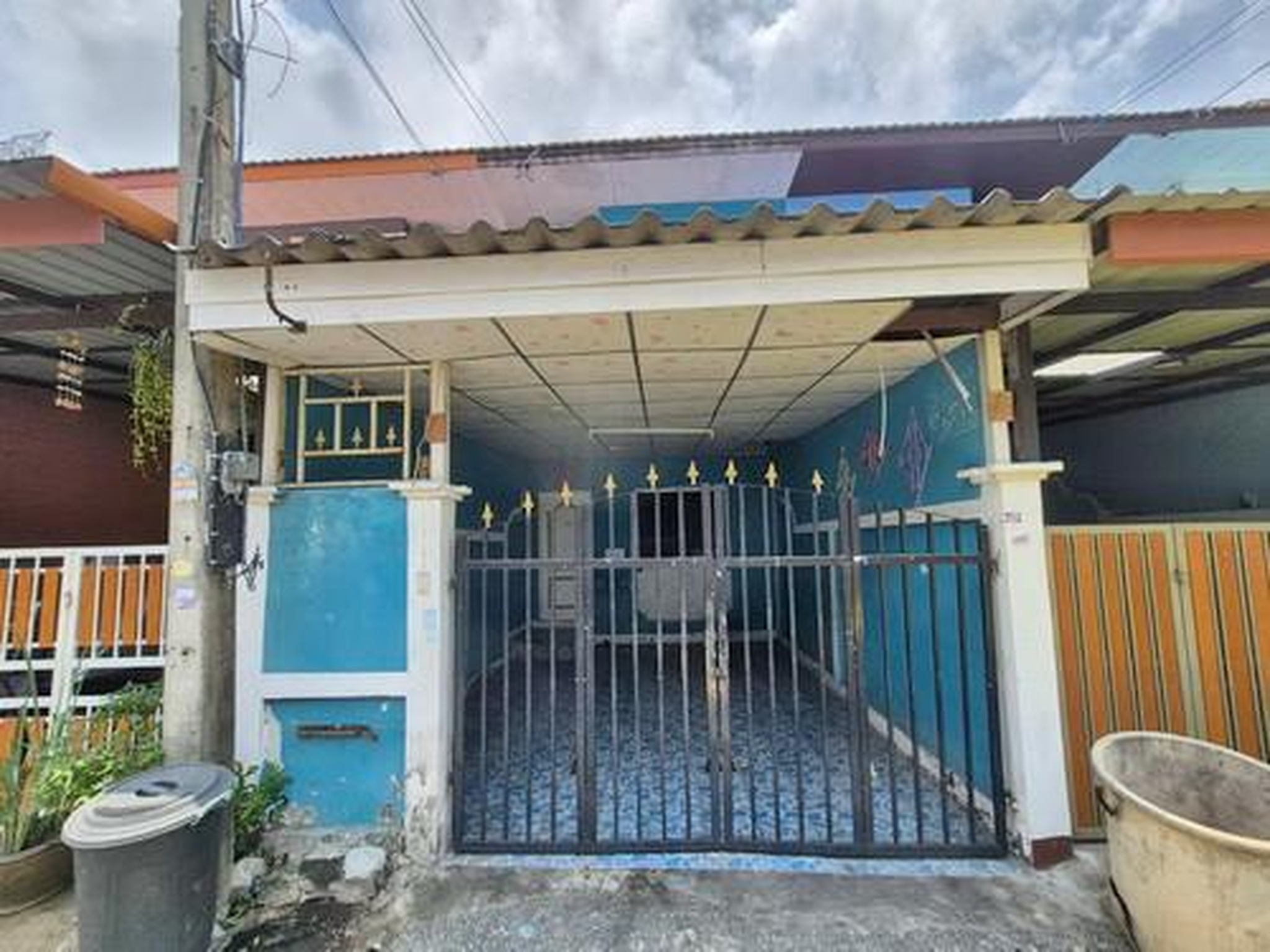 ทรัพย์สถาบันโดย GHB ทาวน์เฮาส์ ฉัตรไพลิน ลาดหลุมแก้ว (Chatrapailin Latlumkaew)