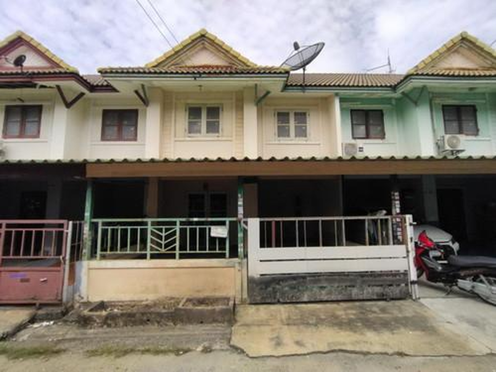 ทรัพย์สถาบันโดย GHB ทาวน์เฮาส์ บ้านพฤกษา 13 คลองสาม (Baan Pruksa 13 Klong Sam)