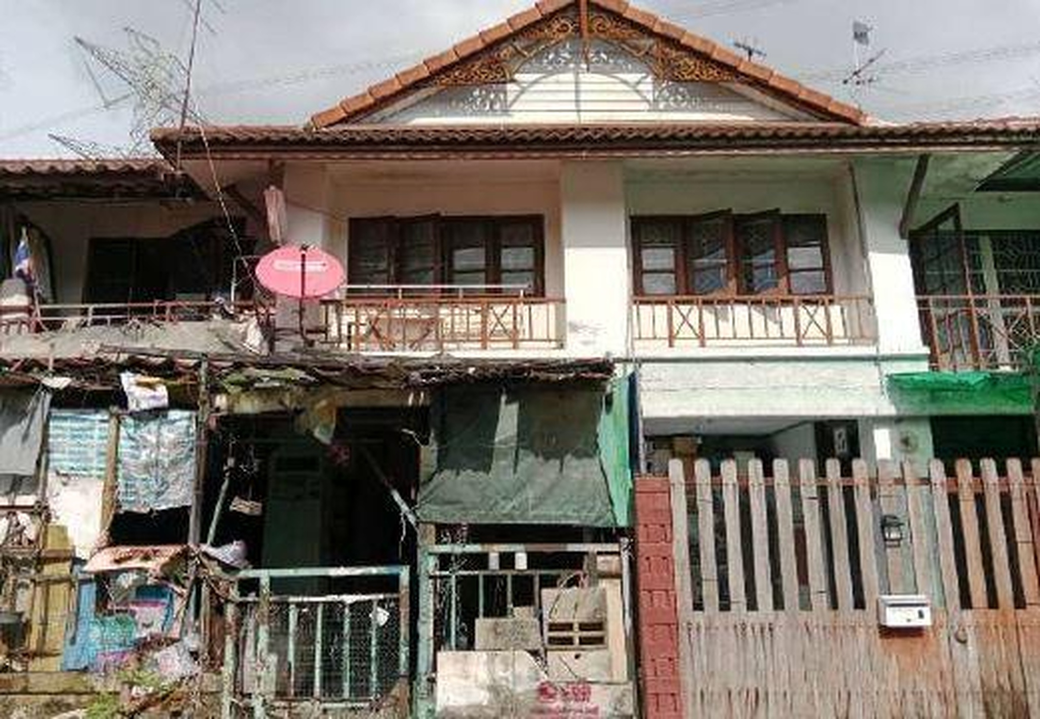 ทรัพย์สถาบันโดย GHB ทาวน์เฮาส์  ลำลูกกา ปทุมธานี