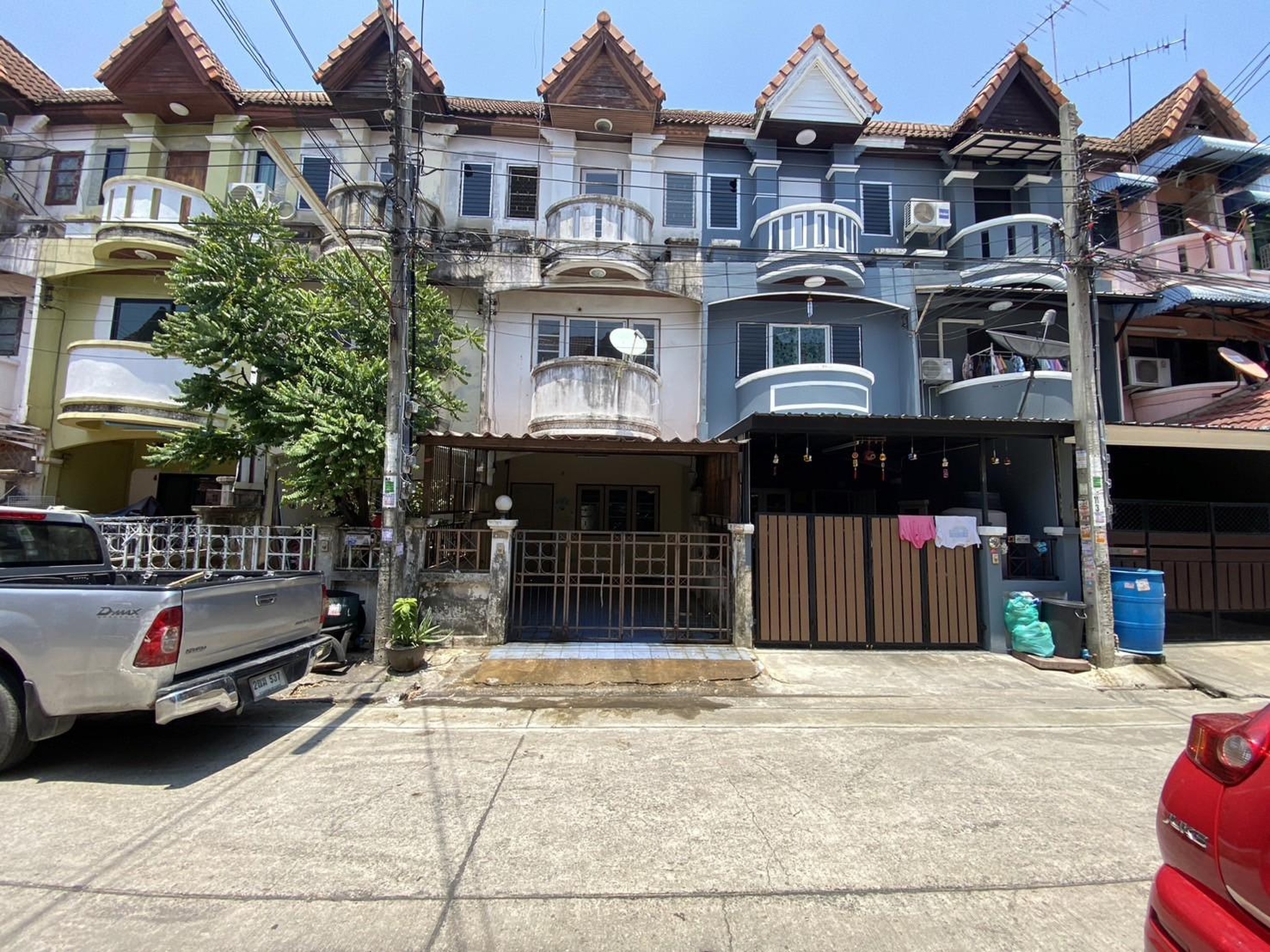 ทรัพย์สถาบันโดย GHB ทาวน์เฮาส์  หนองแขม กรุงเทพมหานคร