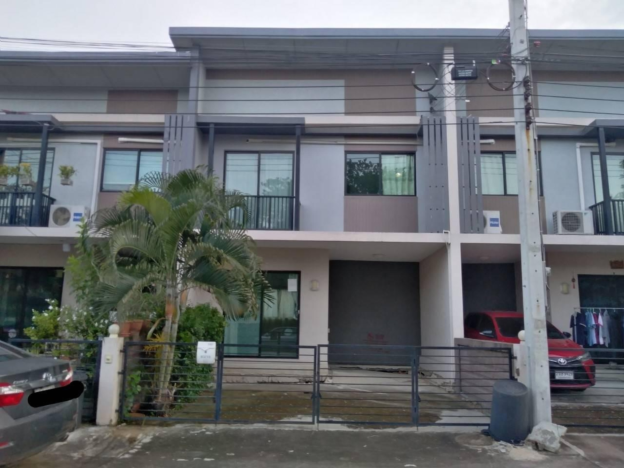 ทรัพย์สถาบันโดย GHB ทาวน์เฮาส์  บางบ่อ สมุทรปราการ