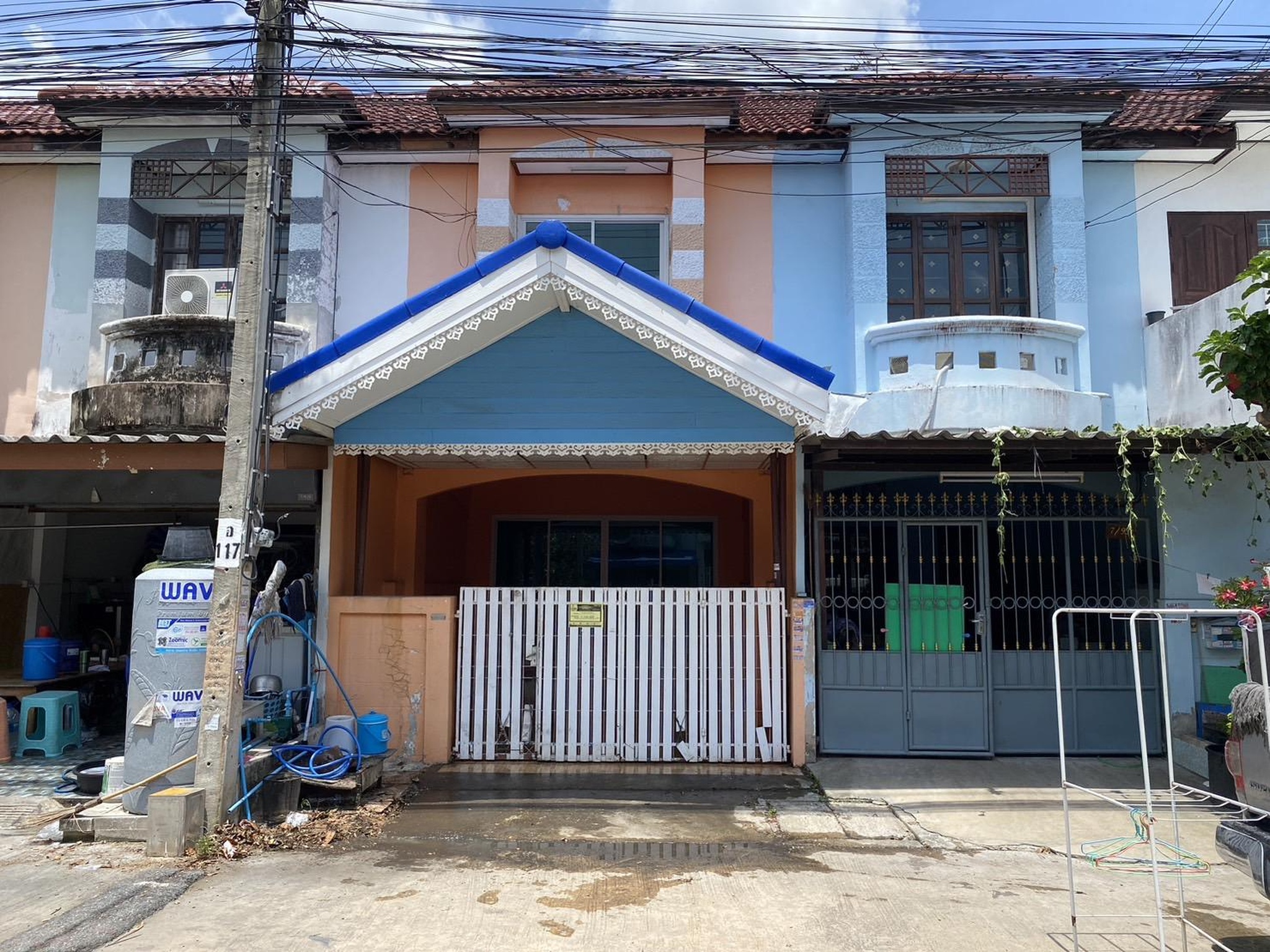 ทรัพย์สถาบันโดย GHB ทาวน์เฮาส์  ไทรน้อย นนทบุรี