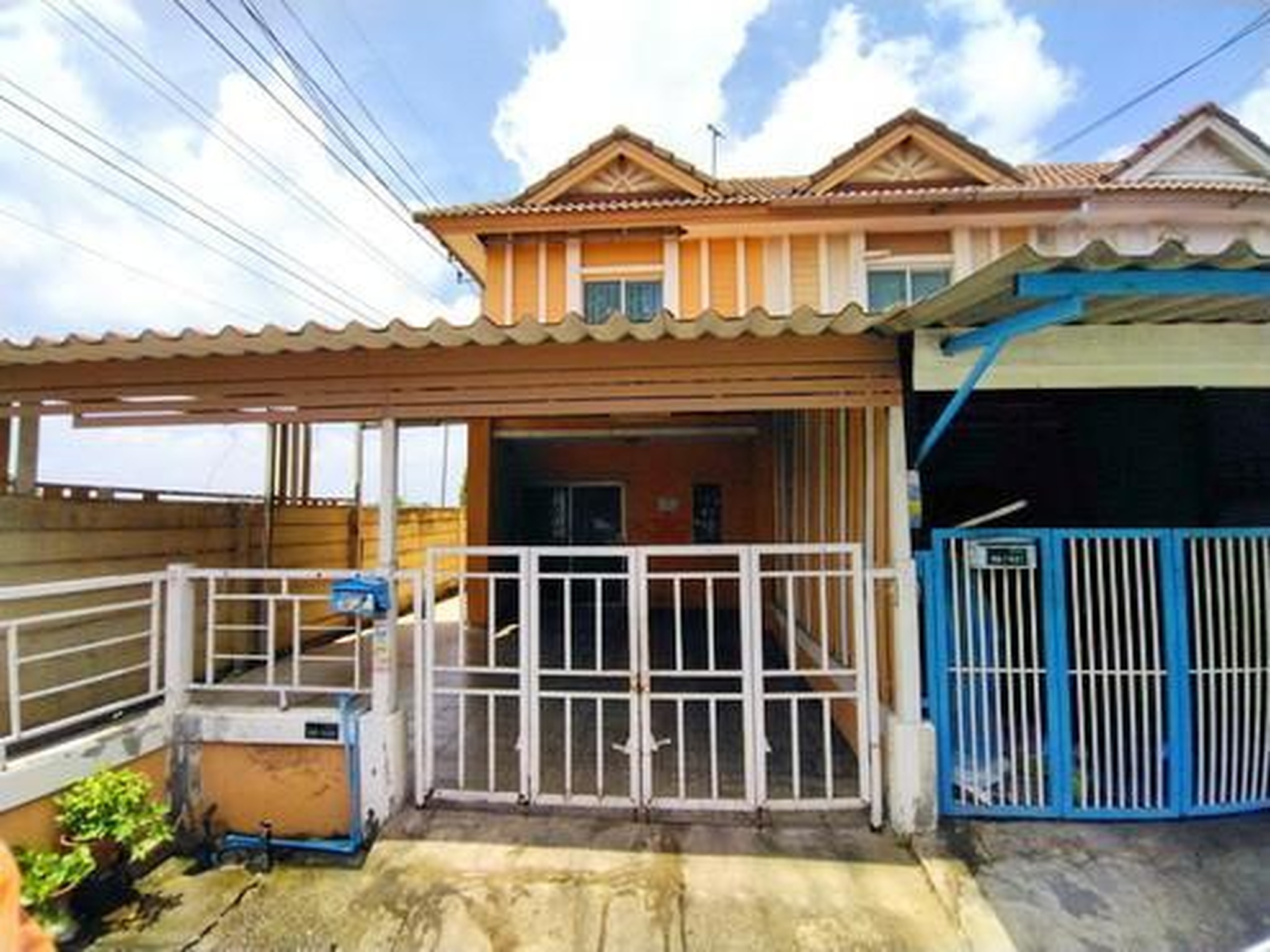 ทรัพย์สถาบันโดย GHB ทาวน์เฮาส์  คลองหลวง ปทุมธานี
