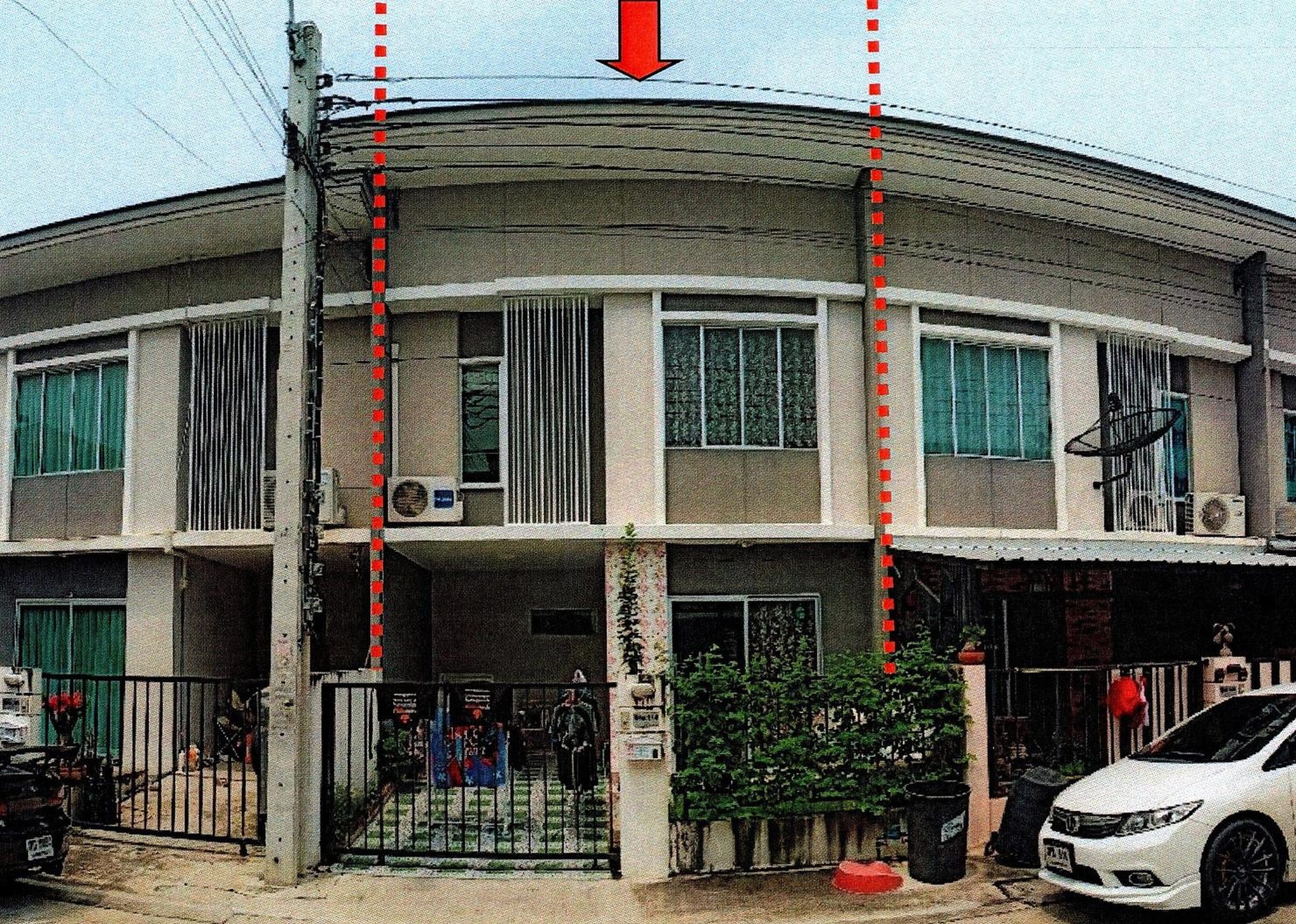 ทรัพย์สถาบันโดย GHB ทาวน์เฮาส์ คลองสามวา กรุงเทพมหานคร