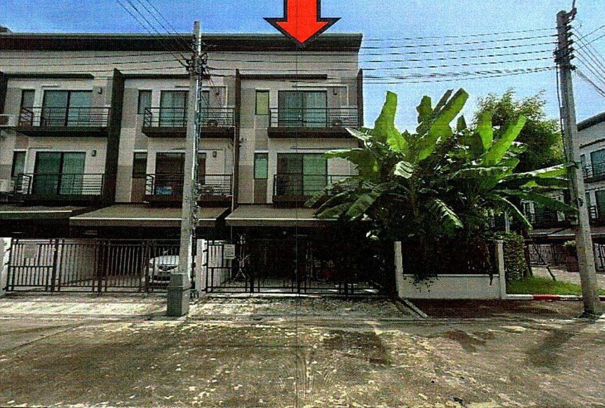 ทรัพย์สถาบันโดย GHB ทาวน์เฮาส์ บ้านกลางเมือง พหลโยธิน 50 (Baan Klang Muang Phaholyothin 50)