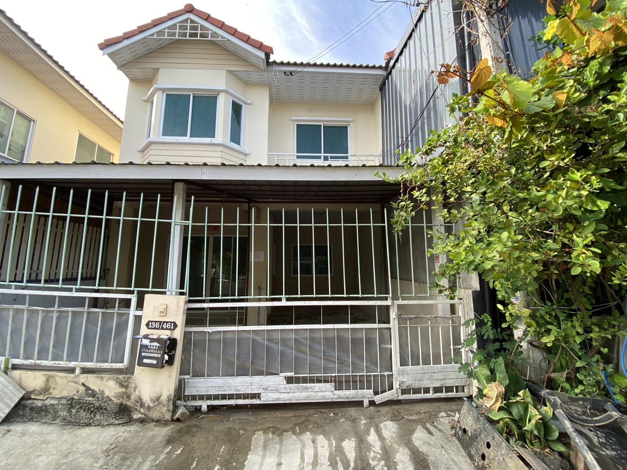 ทรัพย์สถาบันโดย GHB ทาวน์เฮาส์  บางขุนเทียน กรุงเทพมหานคร