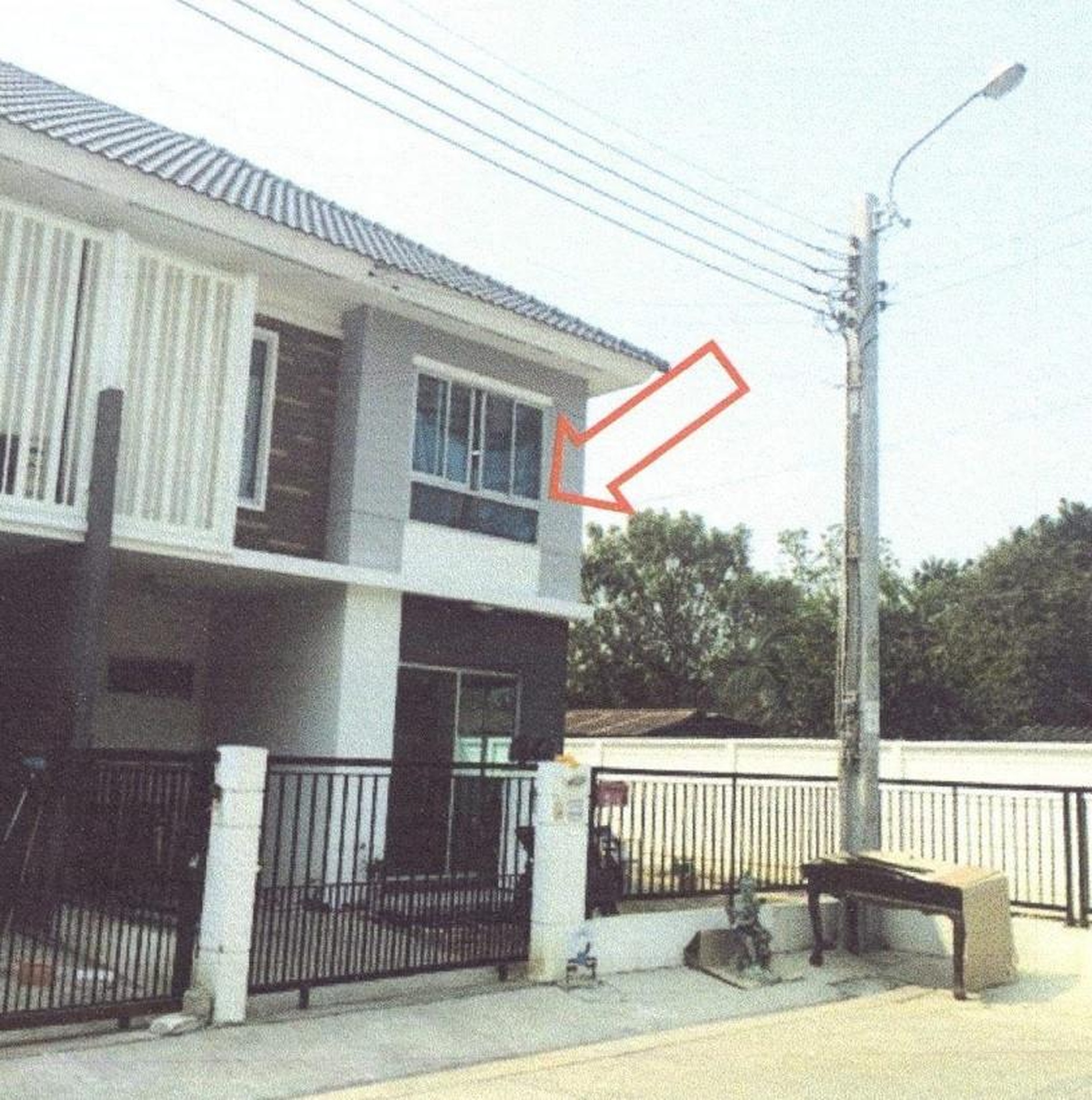 ทรัพย์สถาบันโดย GHB ทาวน์เฮาส์  คลองสามวา กรุงเทพมหานคร