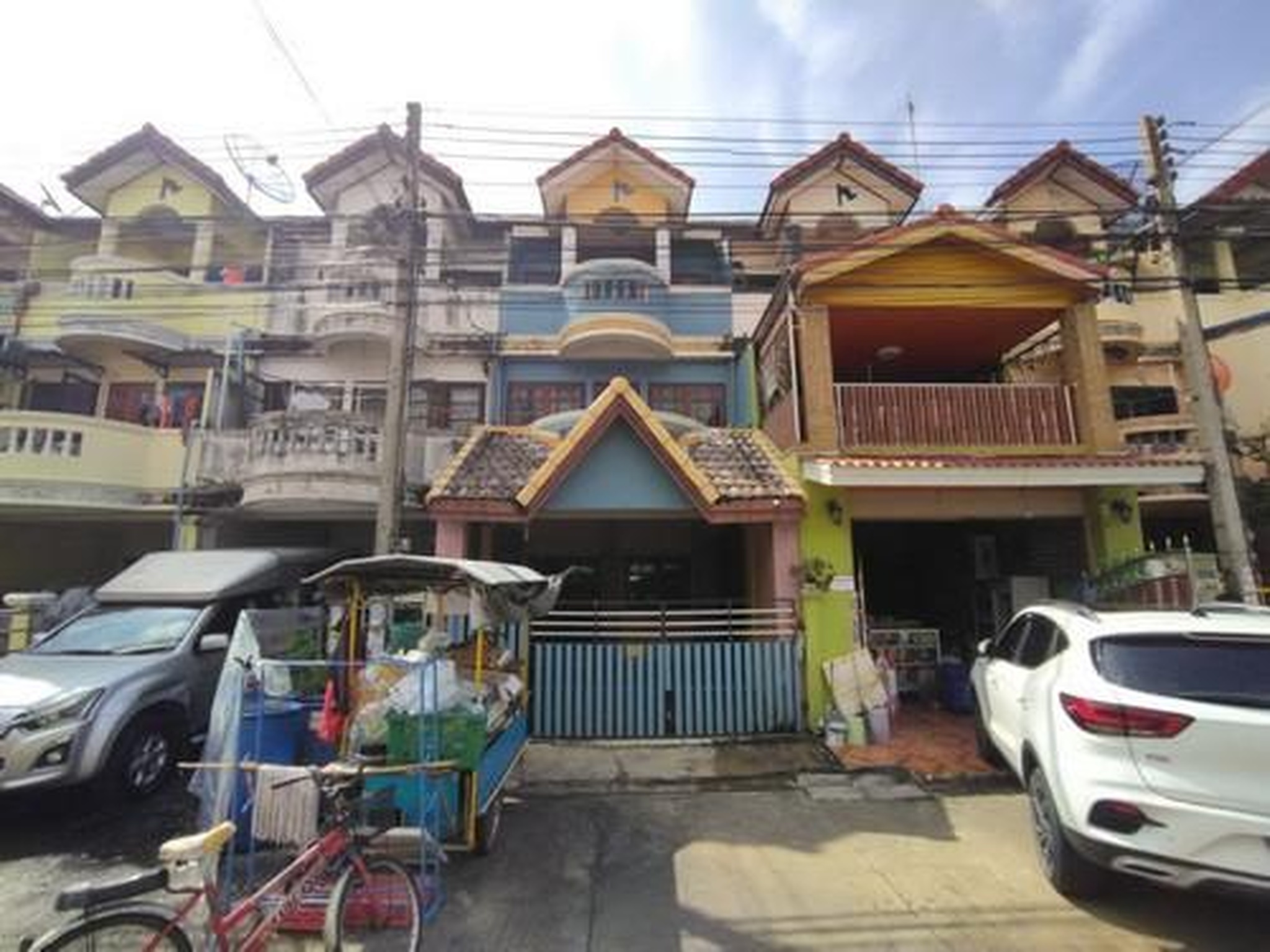 ทรัพย์สถาบันโดย GHB ทาวน์เฮาส์  คลองหลวง ปทุมธานี