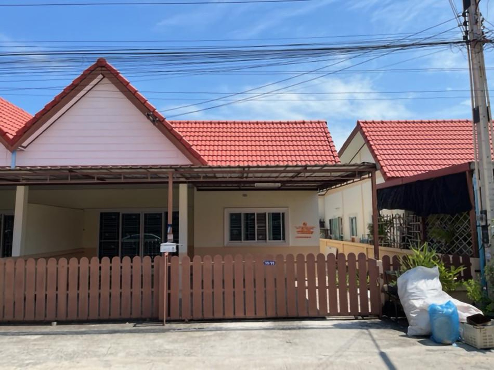 ทรัพย์สถาบันโดย GHB บ้านแฝด  เมืองระยอง ระยอง