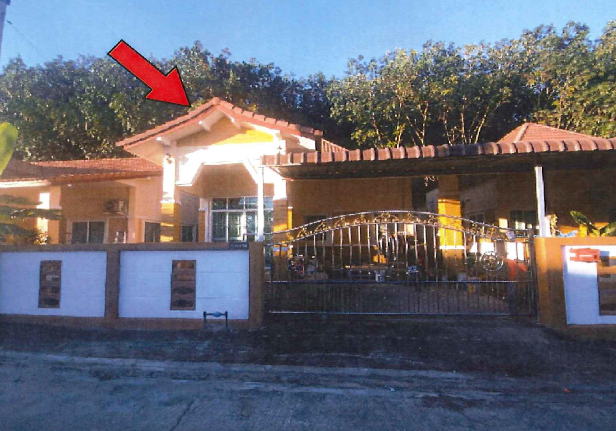 ทรัพย์สถาบันโดย GHB บ้านแฝด บ้านถวิลจันทร์ 2 แม่น้ำคู้-สาย 22 (Golden Town)