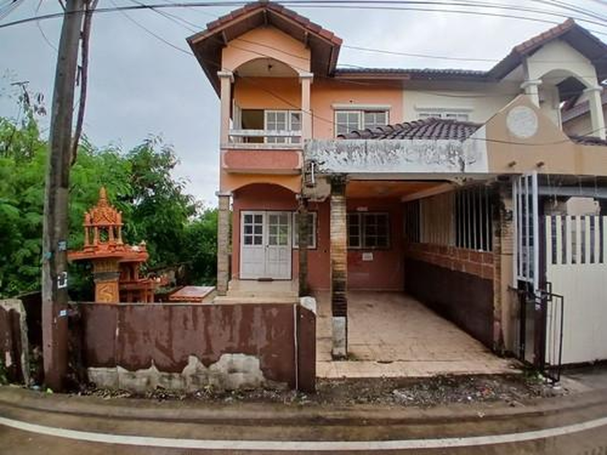 ทรัพย์สถาบันโดย GHB บ้านแฝด  ธัญบุรี ปทุมธานี