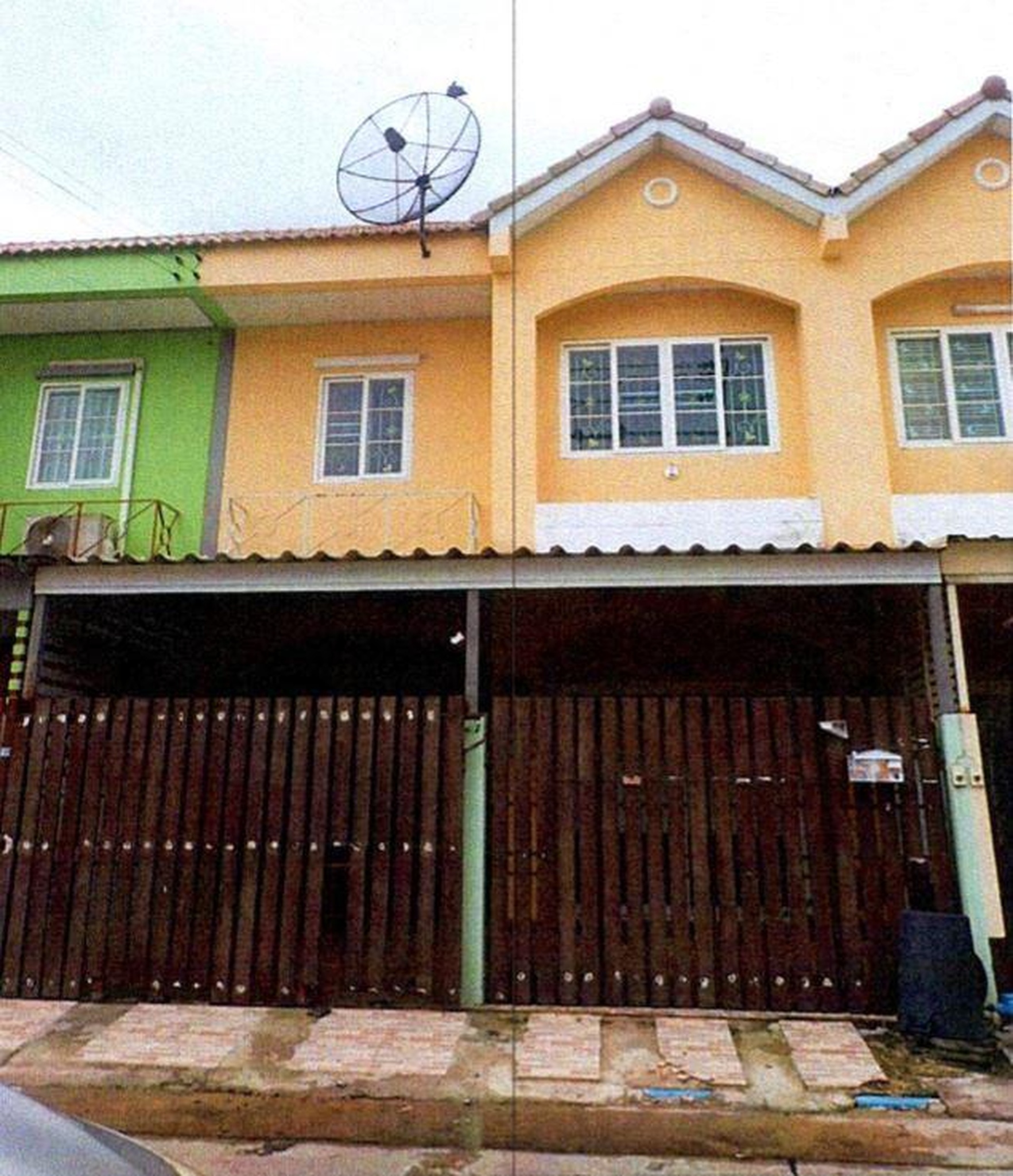 ทรัพย์สถาบันโดย GHB ทาวน์เฮาส์  บางบัวทอง นนทบุรี
