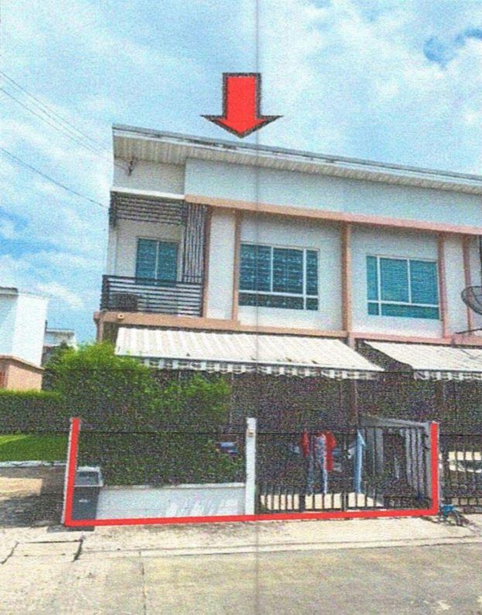 ทรัพย์สถาบันโดย GHB ทาวน์เฮาส์  บางกรวย นนทบุรี