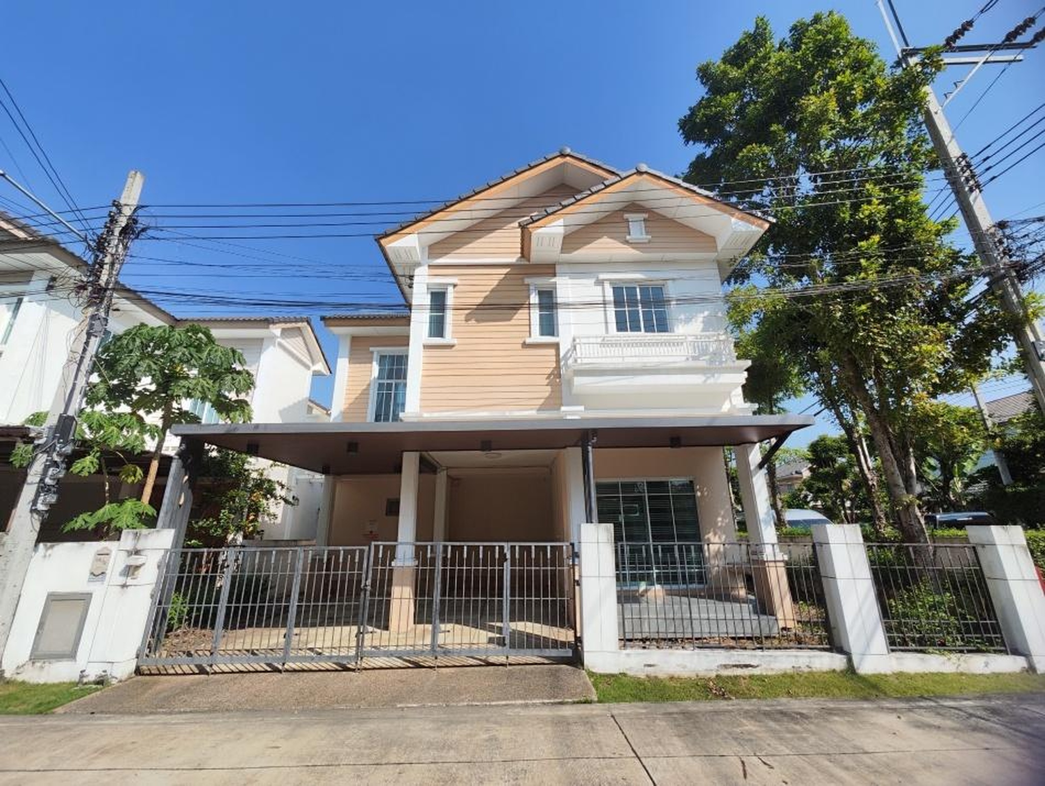 ทรัพย์สถาบันโดย GHB บ้านแฝด  เมืองนนทบุรี นนทบุรี