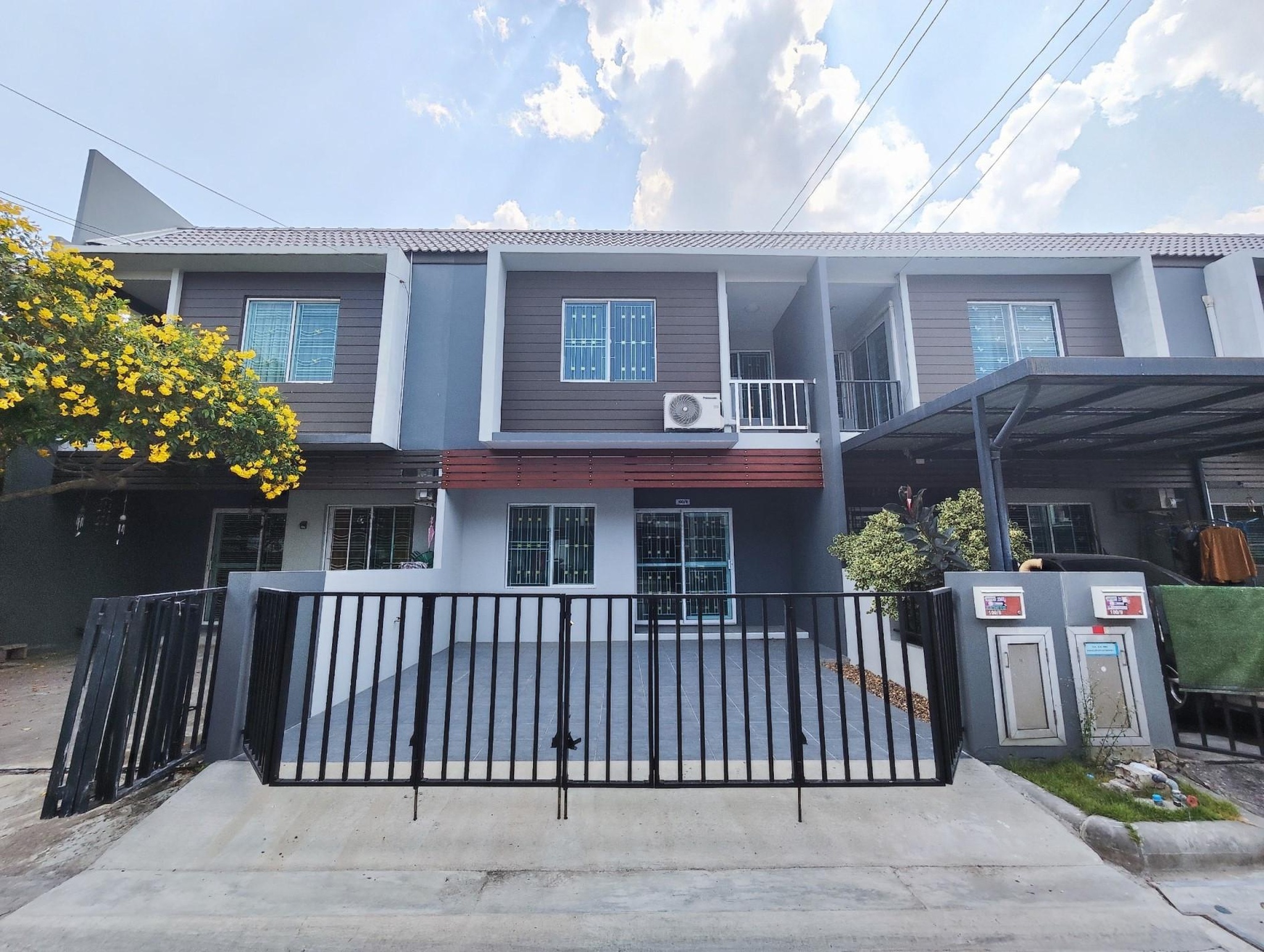 ทรัพย์สถาบันโดย GHB ทาวน์เฮาส์  ลำลูกกา ปทุมธานี