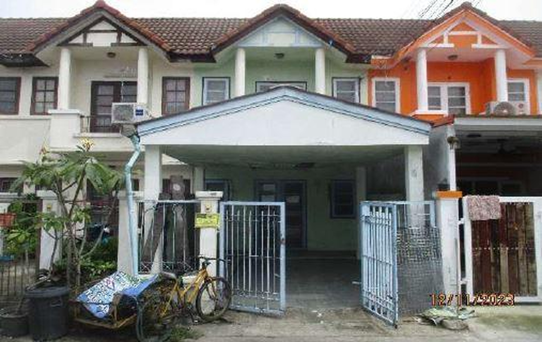 ทรัพย์สถาบันโดย GHB ทาวน์เฮาส์  ปากเกร็ด นนทบุรี