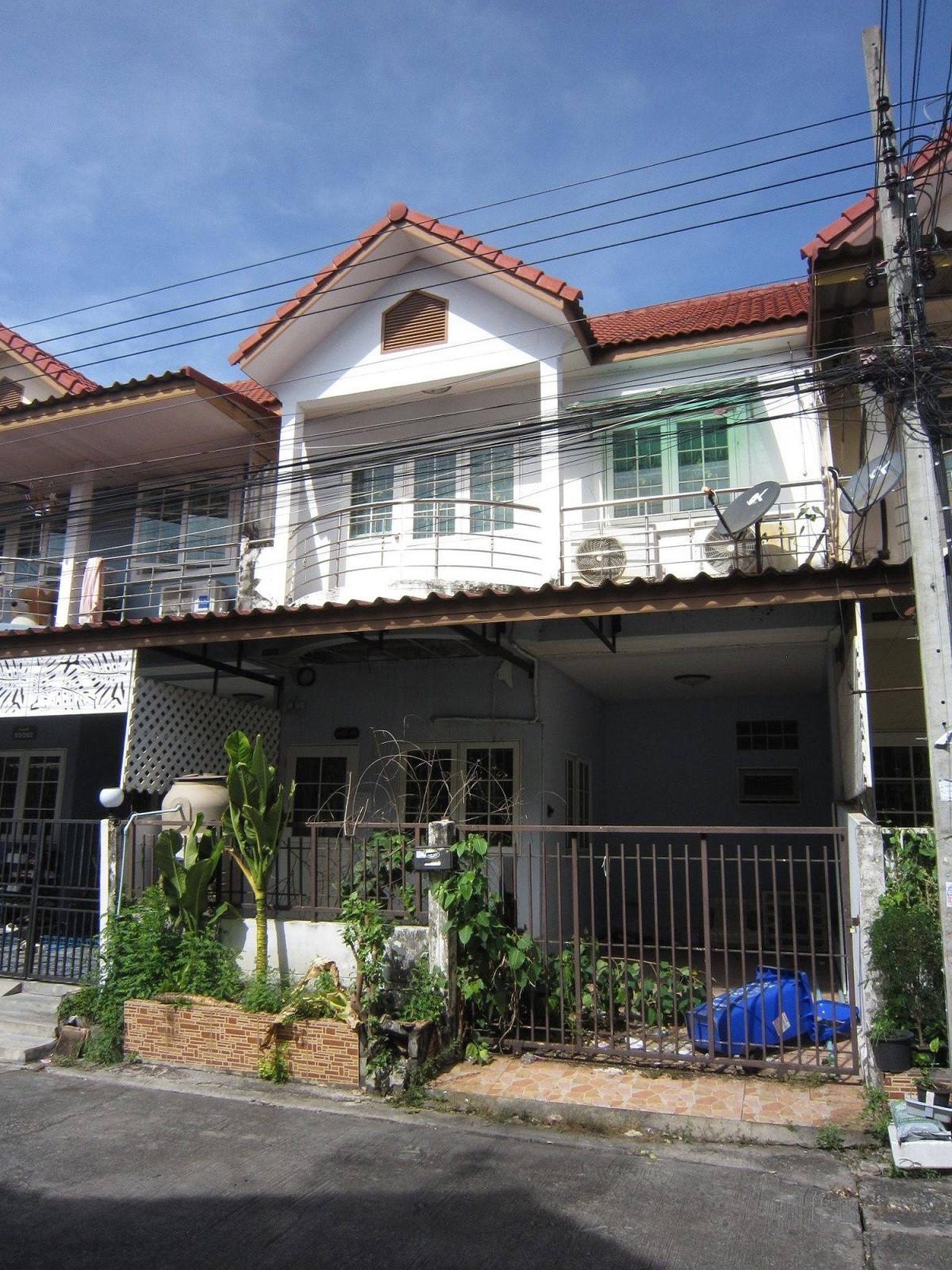 ทรัพย์สถาบันโดย GHB ทาวน์เฮาส์ เมืองสมุทรปราการ สมุทรปราการ