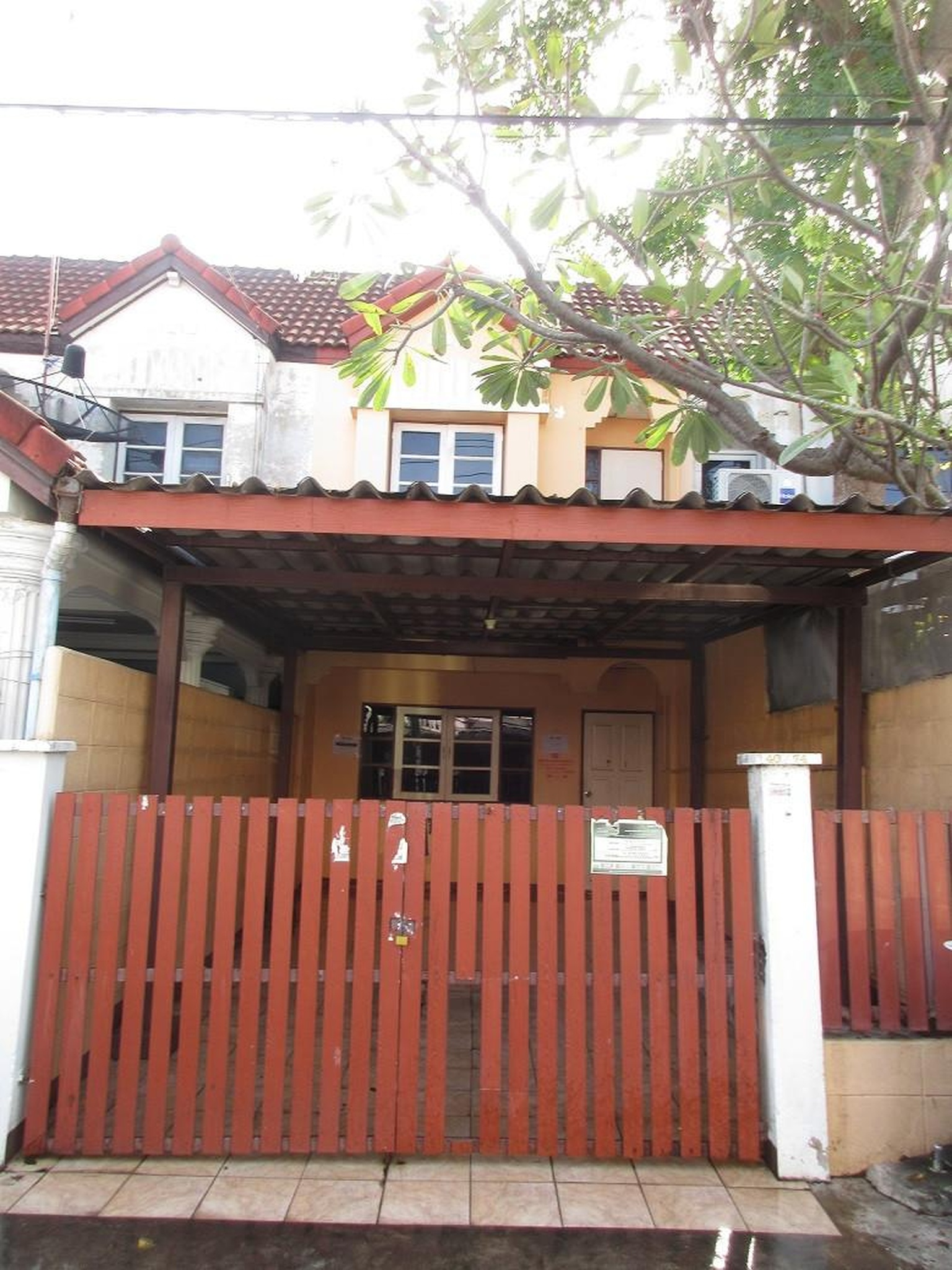 ทรัพย์สถาบันโดย GHB ทาวน์เฮาส์ หนองจอก กรุงเทพมหานคร