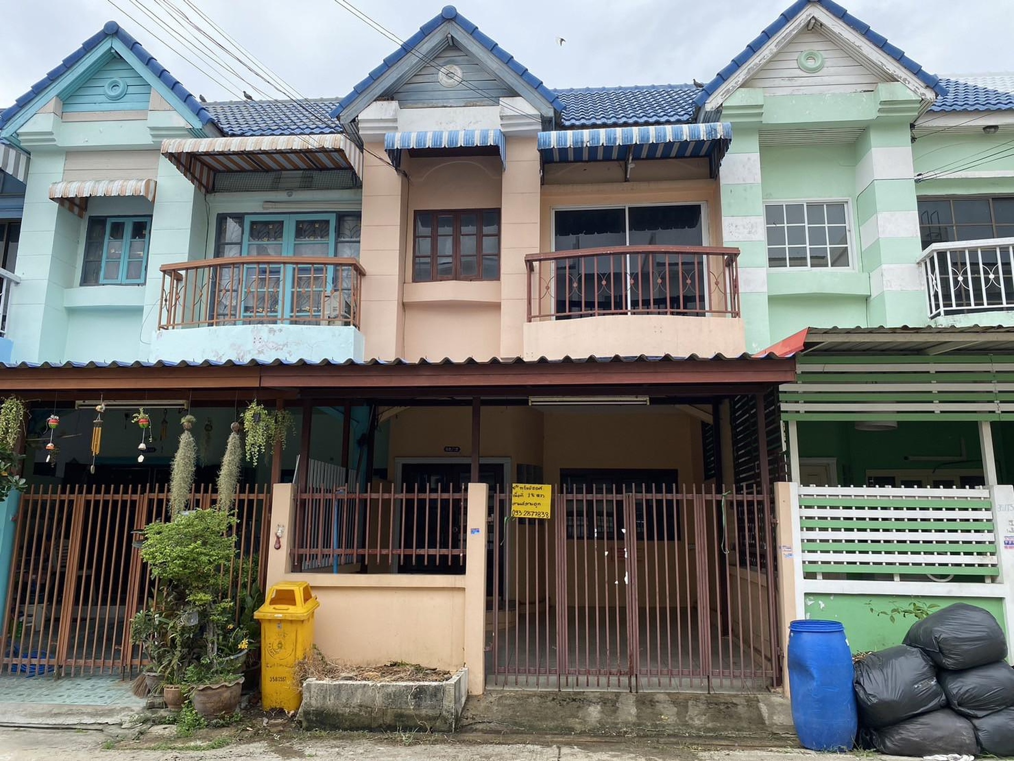 ทรัพย์สถาบันโดย GHB ทาวน์เฮาส์ ไทรน้อย นนทบุรี