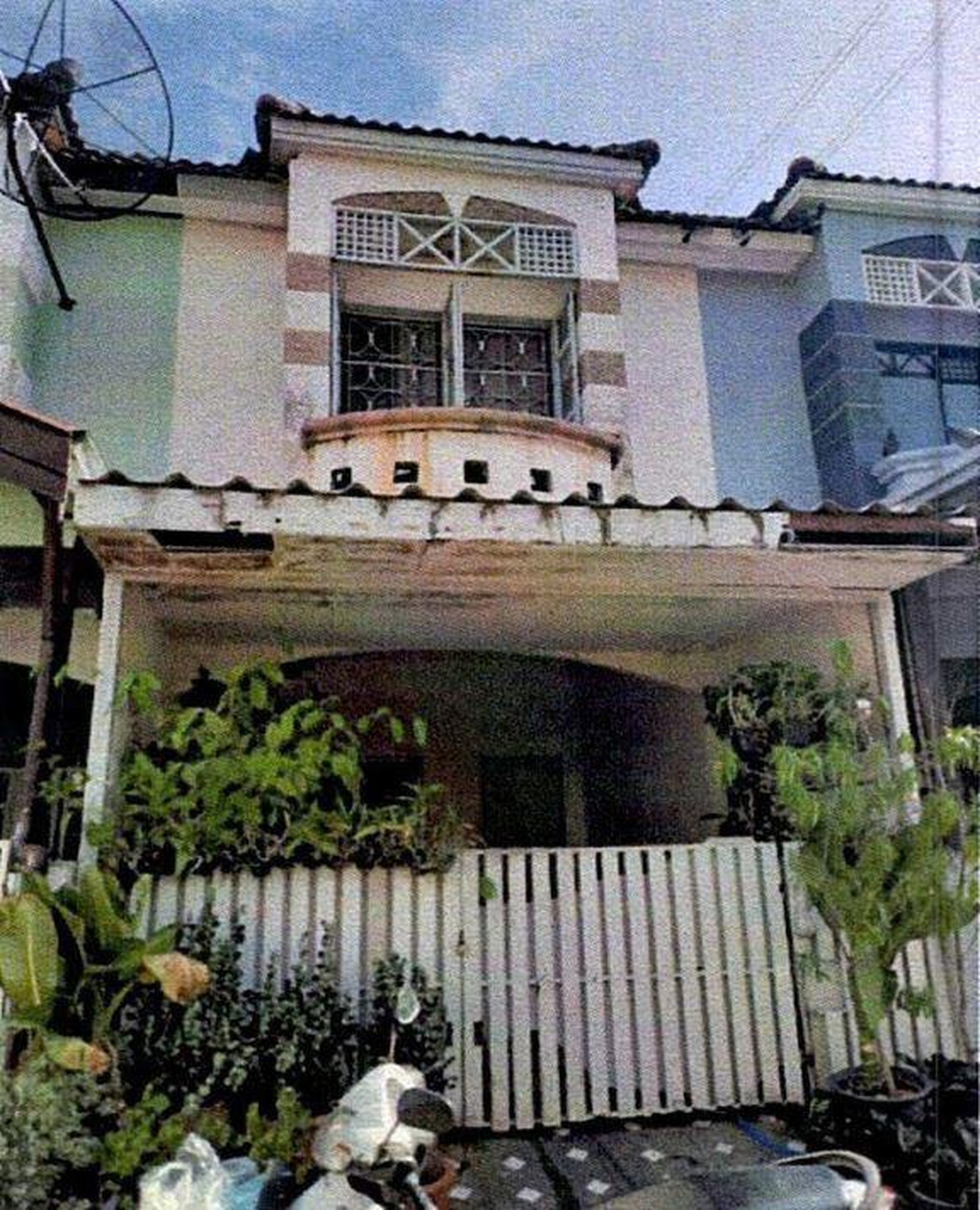 ทรัพย์สถาบันโดย GHB ทาวน์เฮาส์ ไทรน้อย นนทบุรี