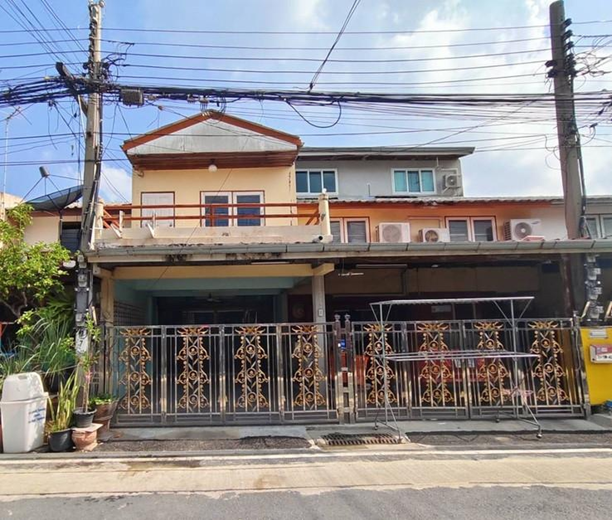 ทรัพย์สถาบันโดย GHB ทาวน์เฮาส์ใกล้ MRT ตลาดบางใหญ่ บางบัวทอง นนทบุรี