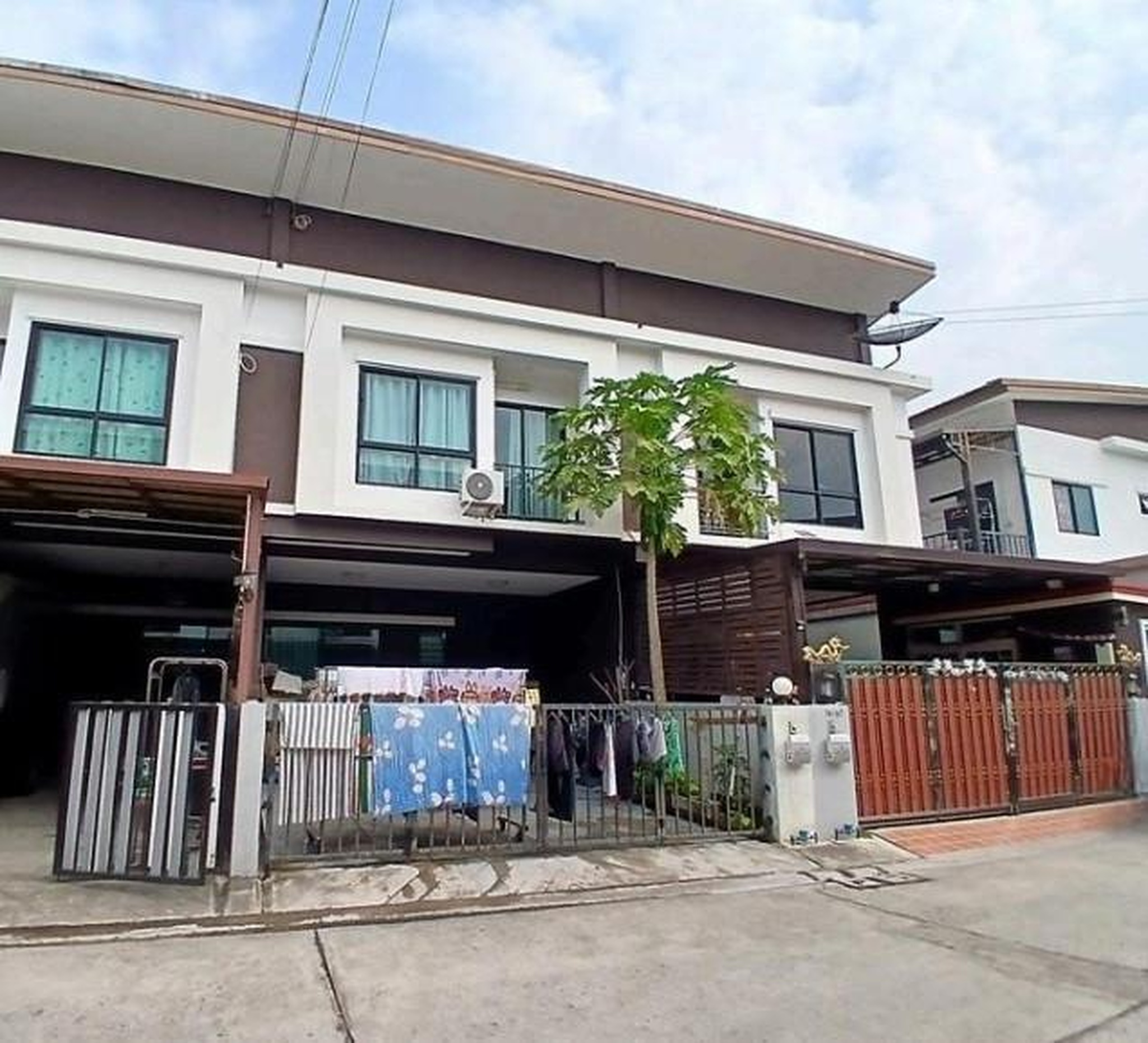 ทรัพย์สถาบันโดย GHB ทาวน์เฮาส์ บางพลี สมุทรปราการ