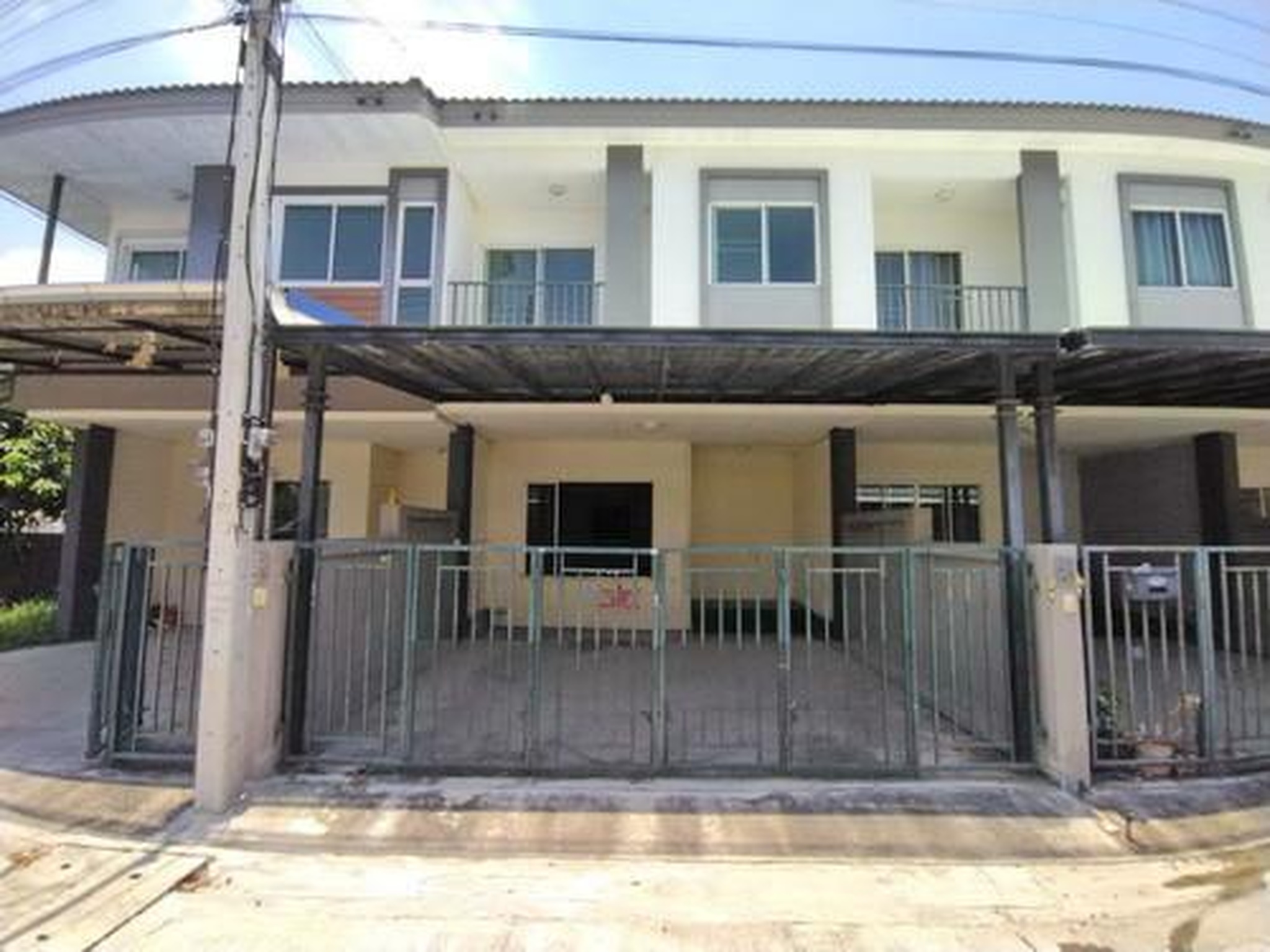 ทรัพย์สถาบันโดย GHB ทาวน์เฮาส์ ลาดหลุมแก้ว ปทุมธานี