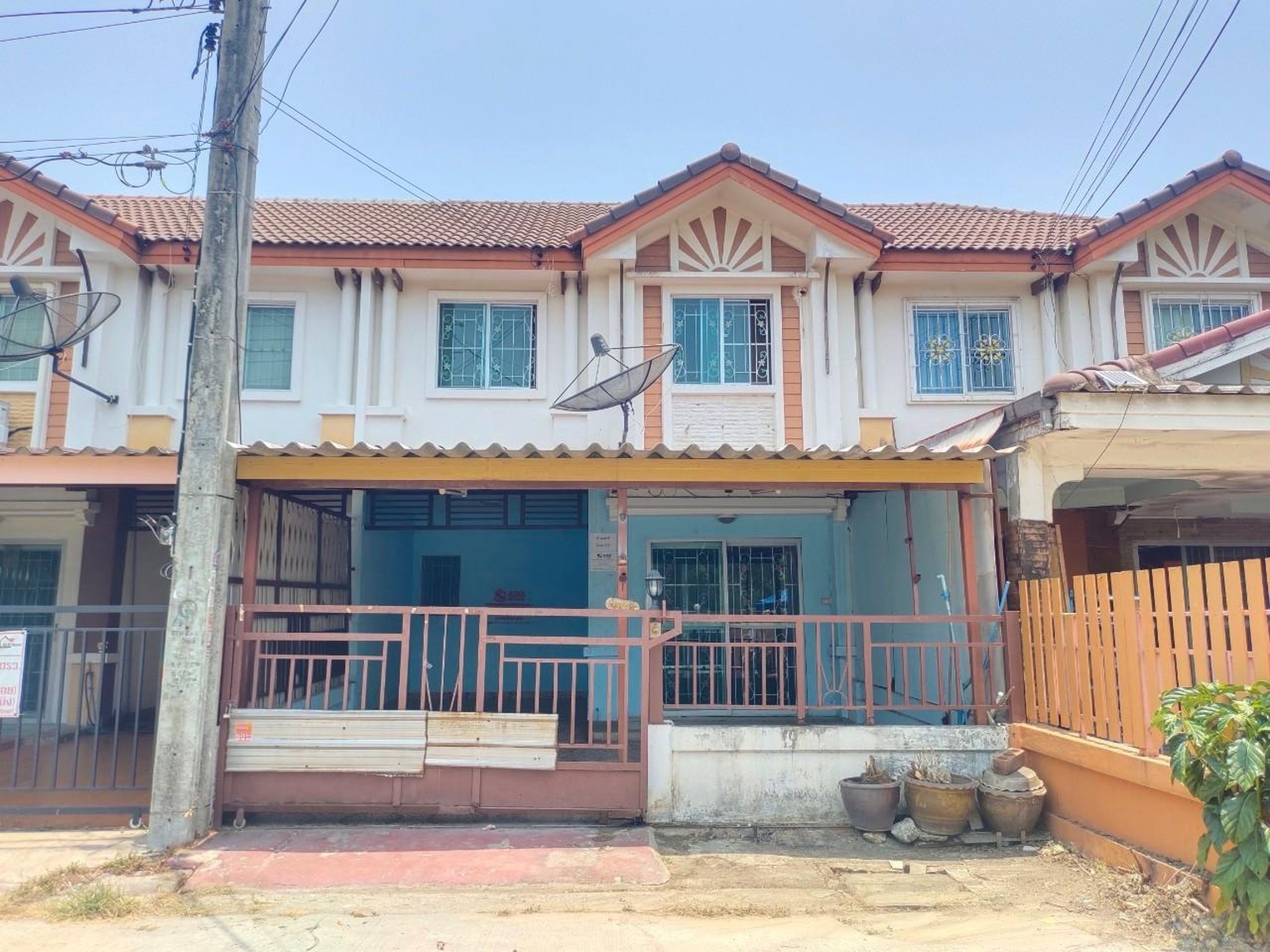 ทรัพย์สถาบันโดย GHB ทาวน์เฮาส์ เมืองสมุทรปราการ สมุทรปราการ