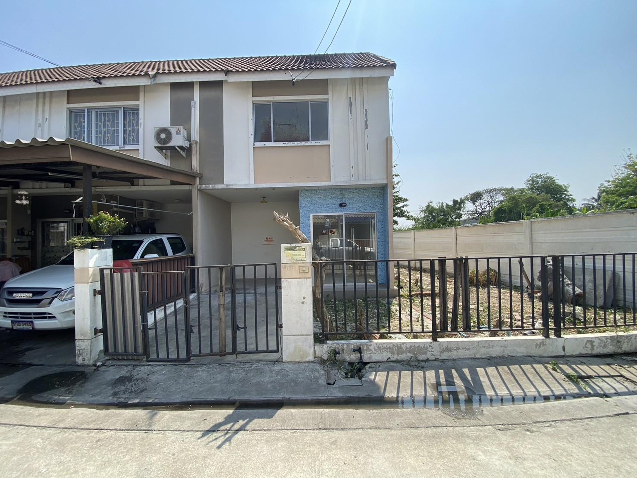 ทรัพย์สถาบันโดย GHB ทาวน์เฮาส์ สามพราน นครปฐม
