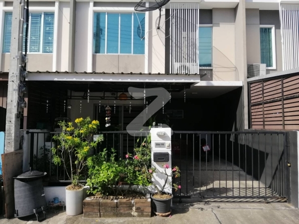 ขายทาวน์เฮ้าส์ 2 ชั้น 3 ห้องนอน 2 ห้องน้ำ 2 ที่จอดรถ แถมเฟอร์นิเจอร์ครบ พร้อมเข้าอยู่ : เจ้าของขายเอง