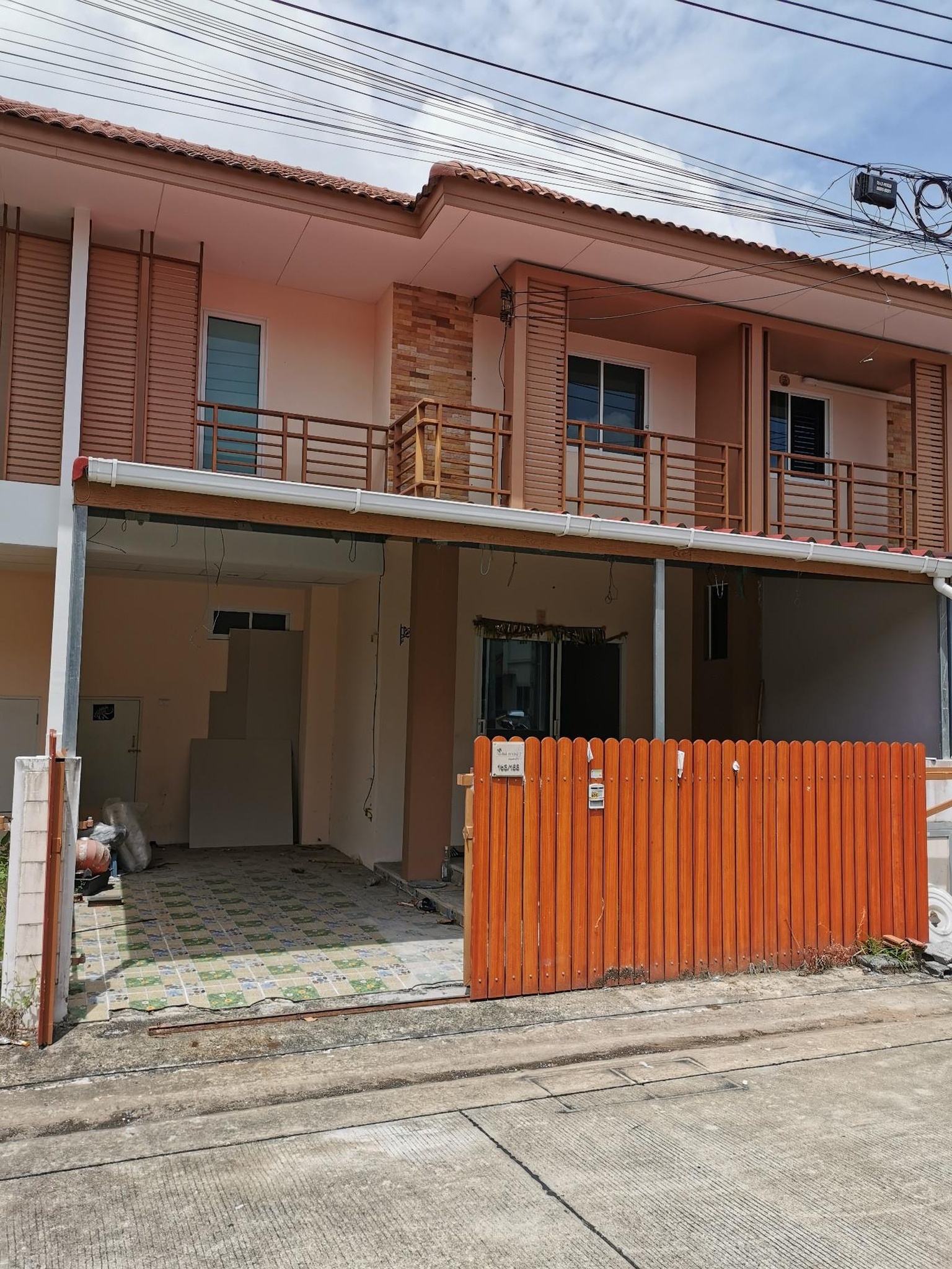 ทรัพย์สถาบันโดย GHB ทาวน์เฮาส์ ถลาง ภูเก็ต