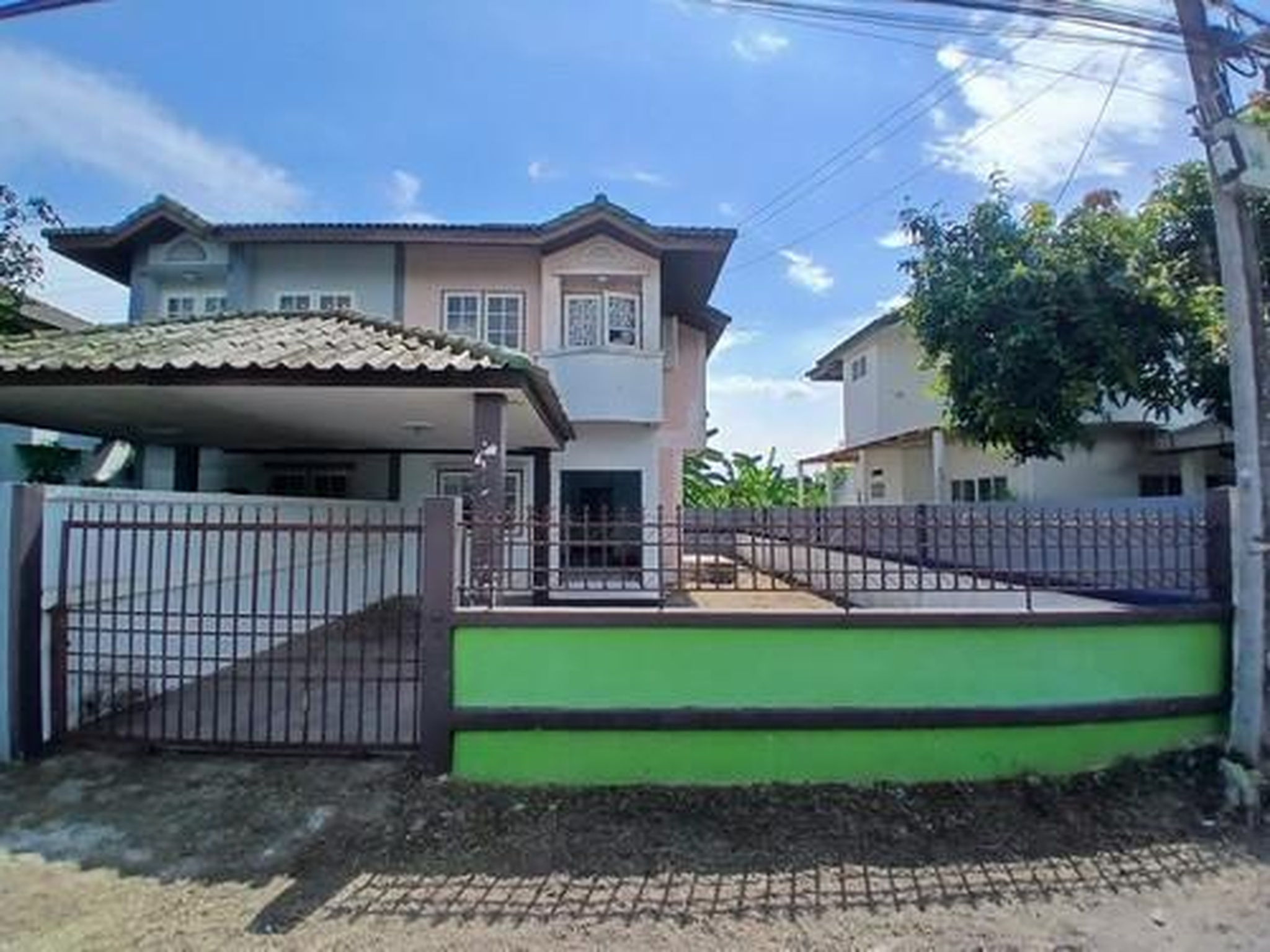 ทรัพย์สถาบันโดย GHB บ้านแฝด ธัญบุรี ปทุมธานี