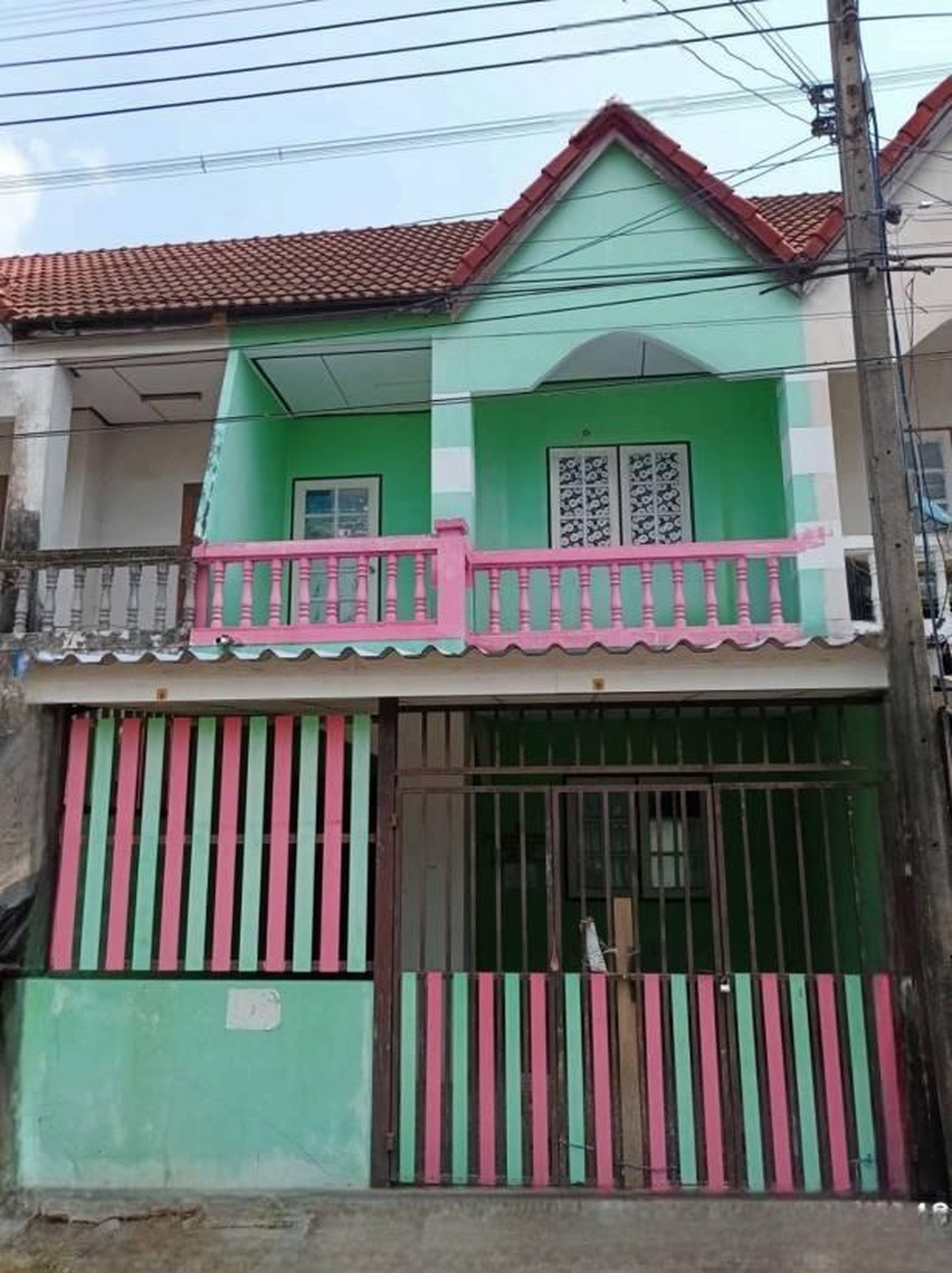 ทรัพย์สถาบันโดย GHB ทาวน์เฮาส์ ธัญบุรี ปทุมธานี