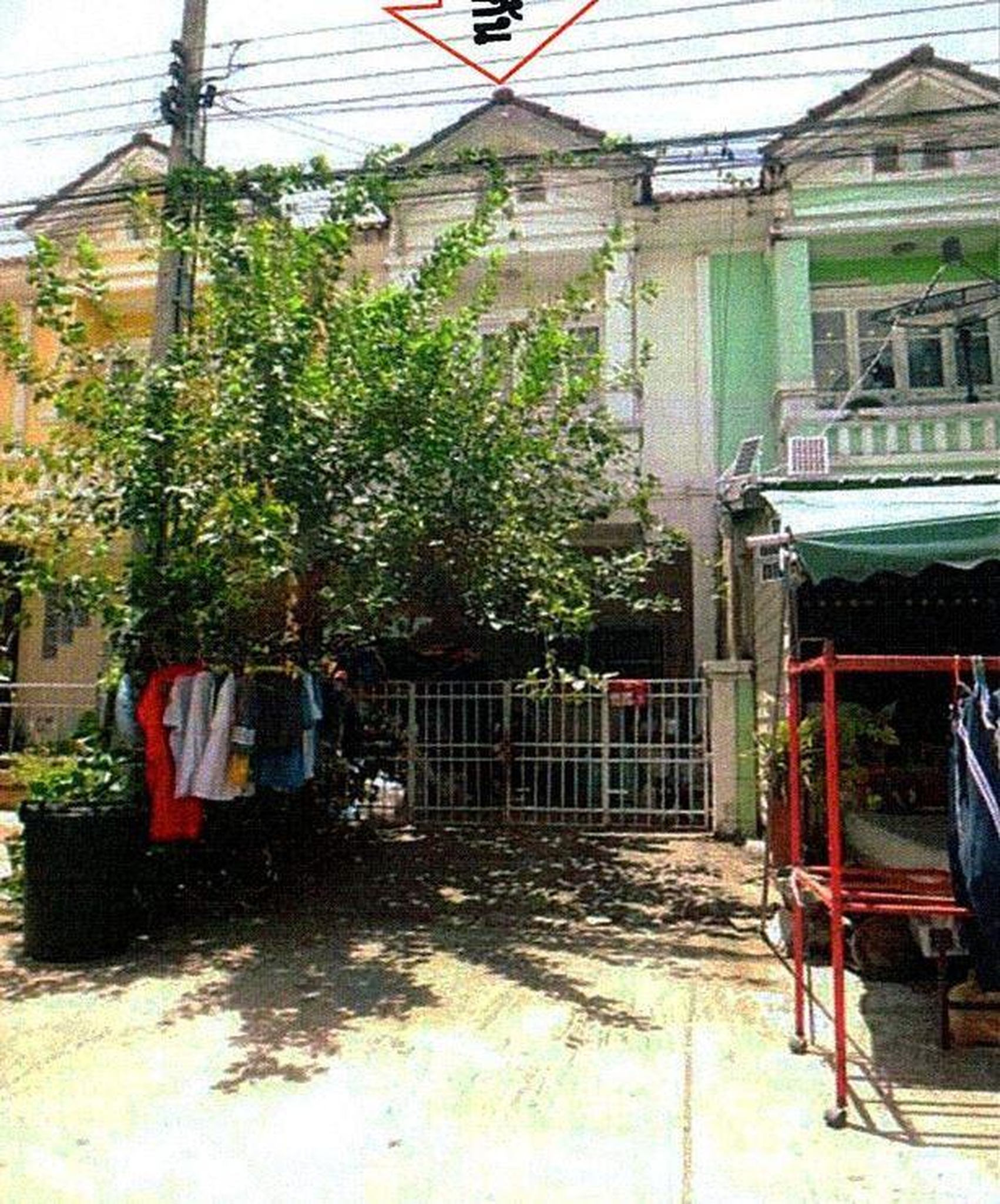 ทรัพย์สถาบันโดย GHB ทาวน์เฮาส์ ไทรน้อย นนทบุรี