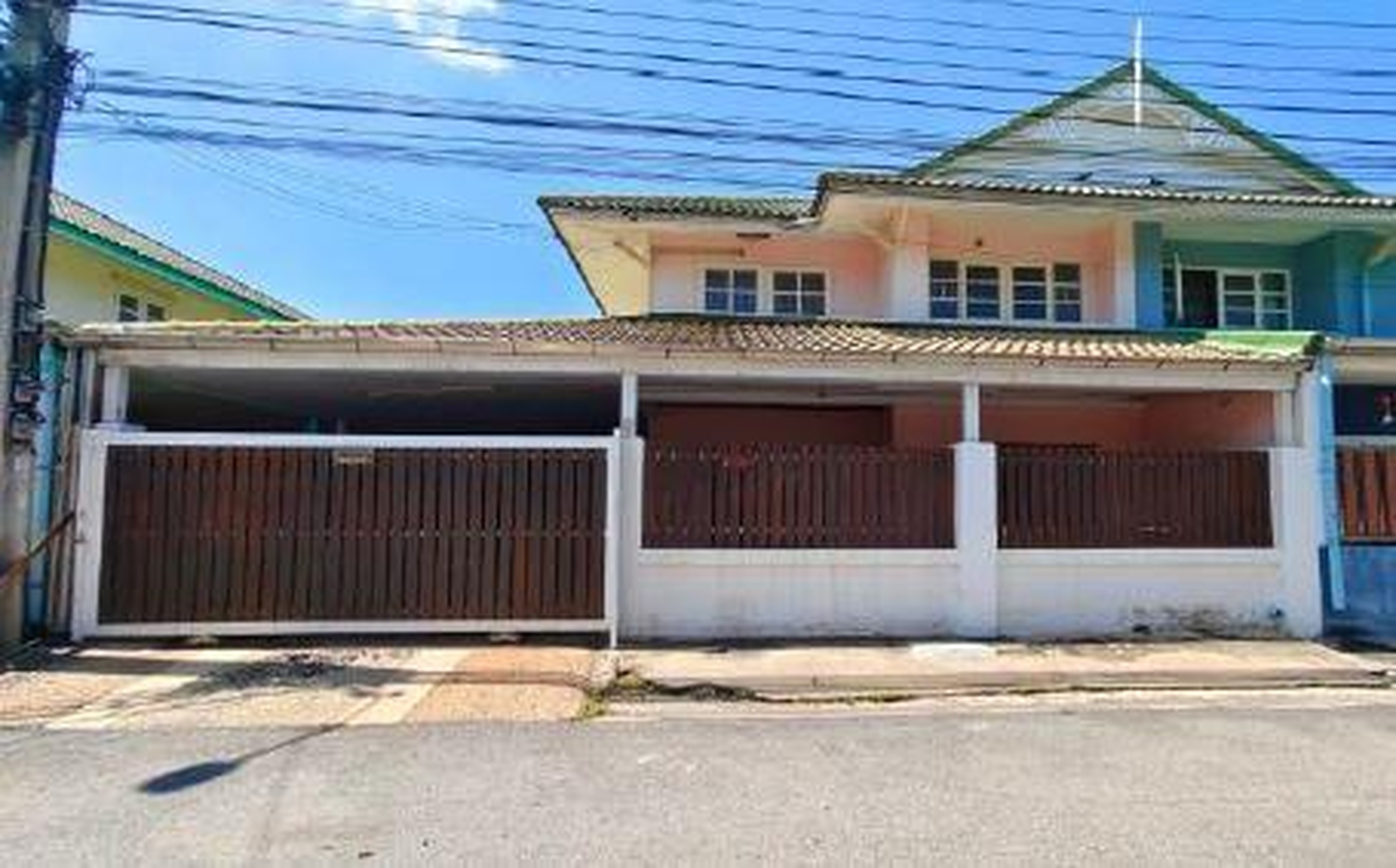 ทรัพย์สถาบันโดย GHB บ้านแฝด บางบัวทอง นนทบุรี