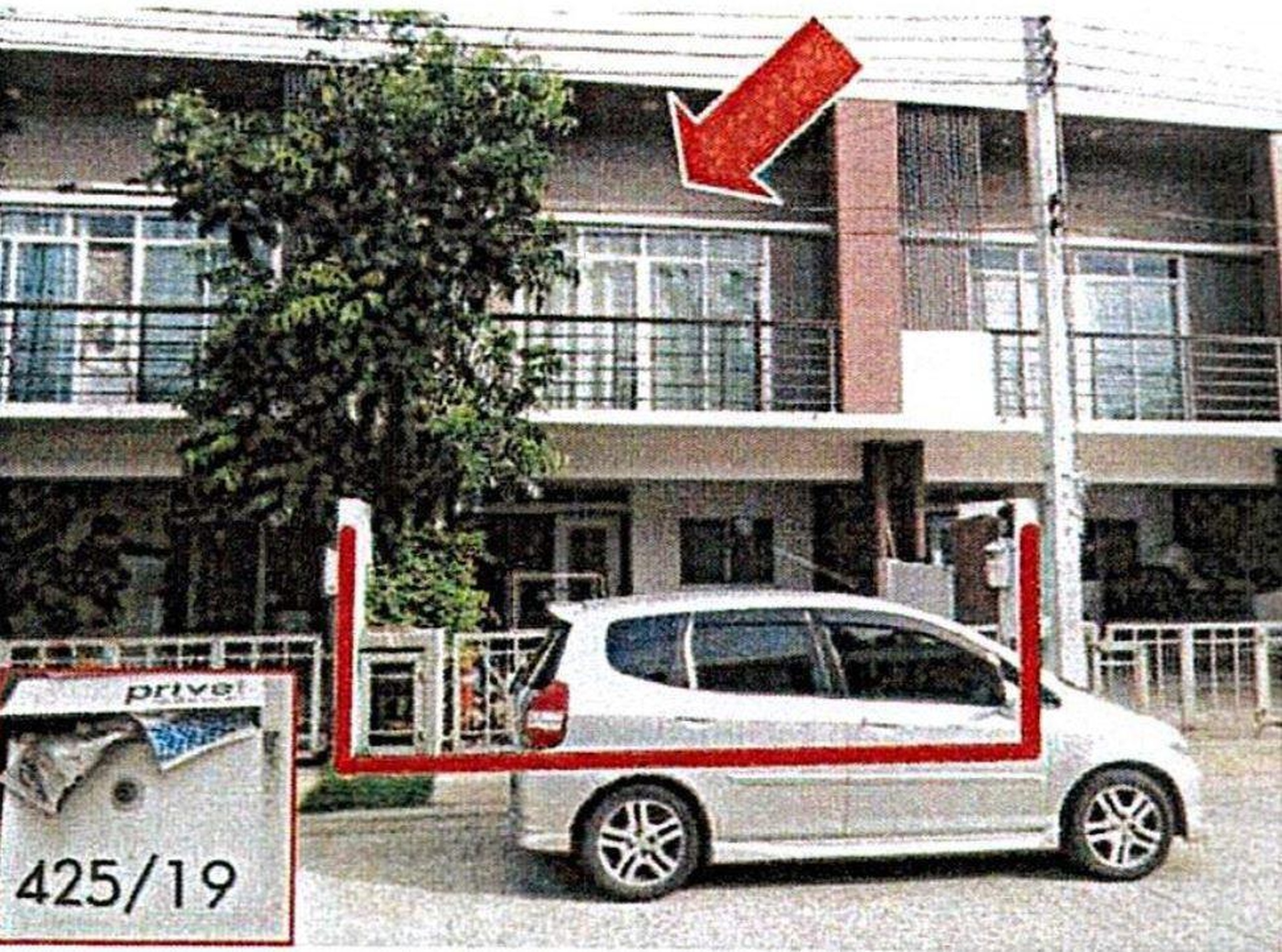 ทรัพย์สถาบันโดย GHB ทาวน์เฮาส์ คลองสามวา กรุงเทพมหานคร