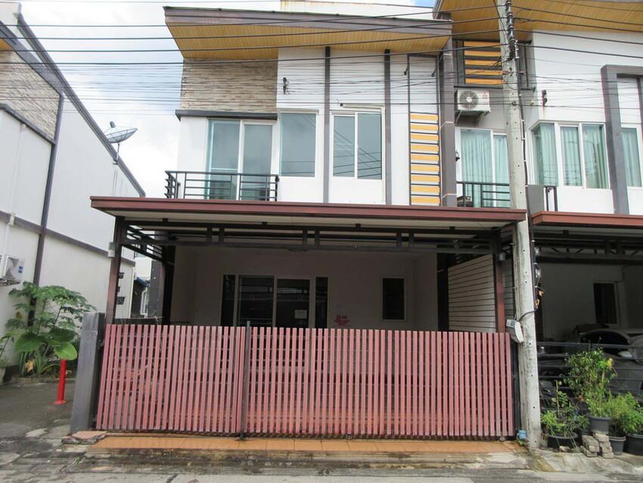 ทรัพย์สถาบันโดย GHB ทาวน์เฮาส์ กัสโต้ ท่าน้ำนนท์-พระราม 5 (Gusto Thanamnon-Rama 5)