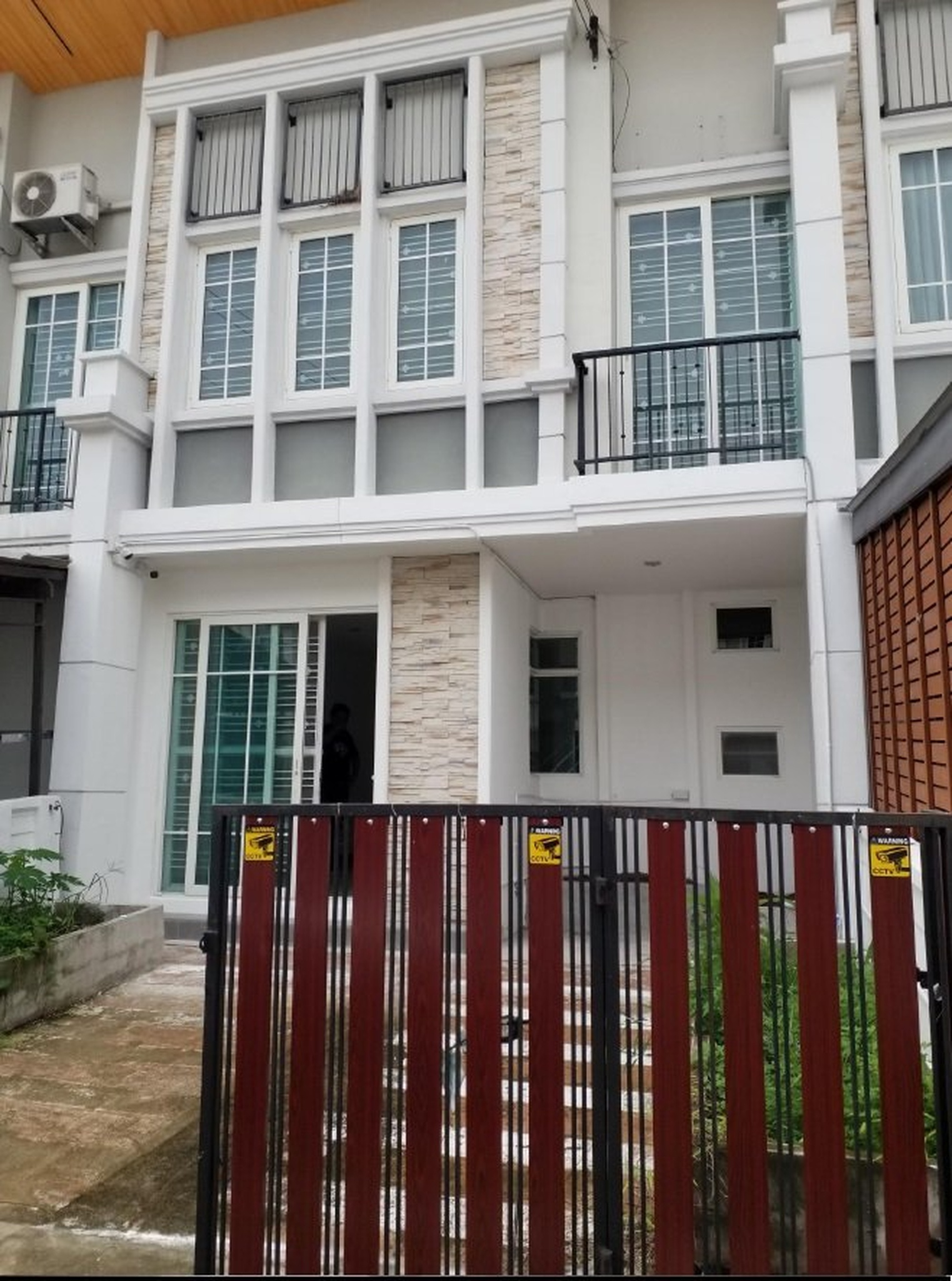 ทรัพย์สถาบันโดย SCB ทาวน์เฮาส์ โกลเด้น ทาวน์ ลาดพร้าว-เกษตรนวมินทร์