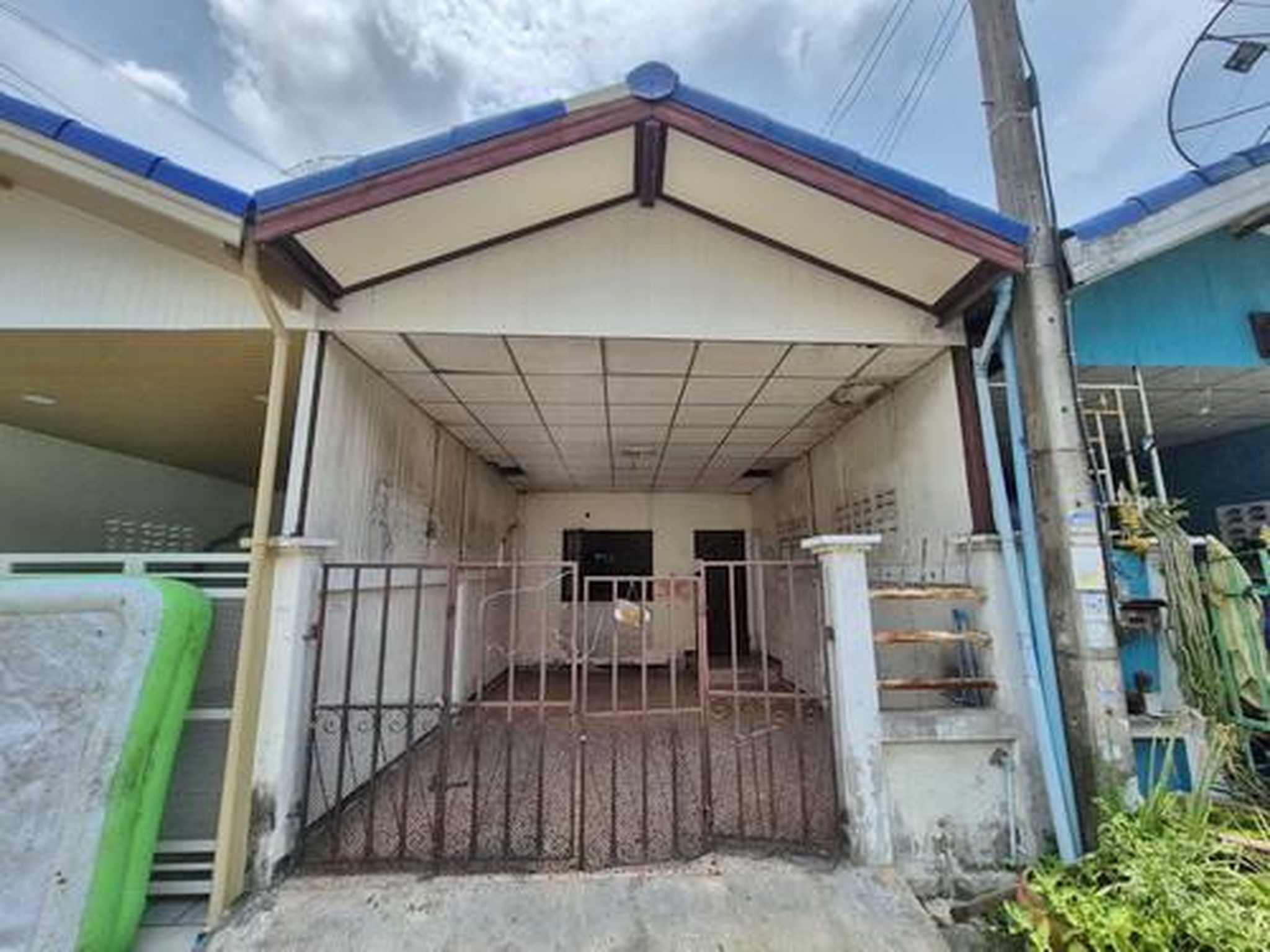 ทรัพย์สถาบันโดย GHB ทาวน์เฮาส์ ฉัตรไพลิน ลาดหลุมแก้ว (Chatrapailin Latlumkaew)